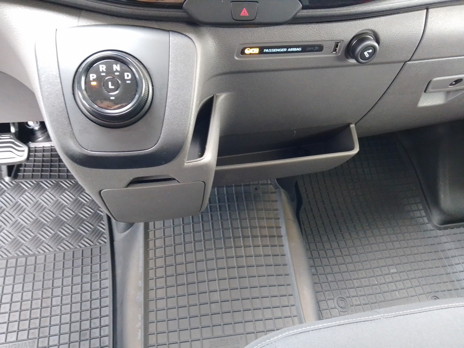 FORD E-Transit Van 350 L2H2 68kWh Trend-image-10