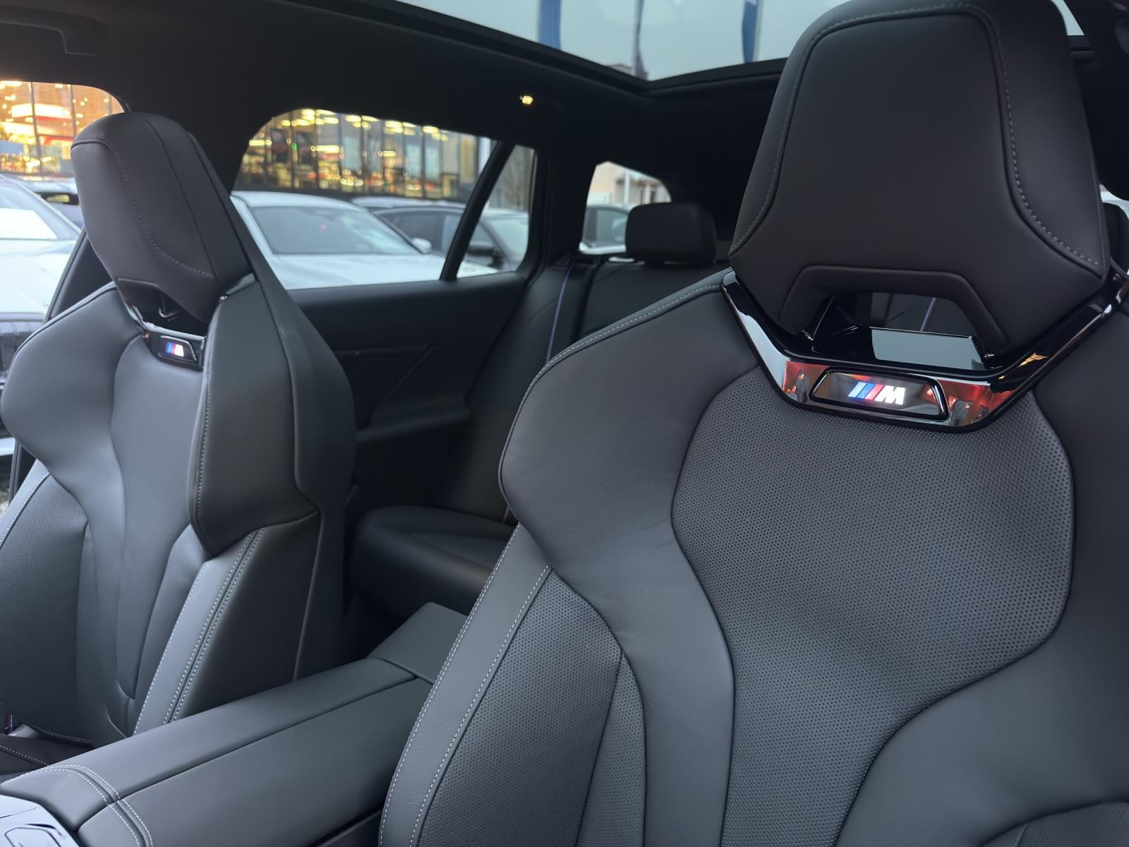 BMW 550e xDrive Touring-image-16