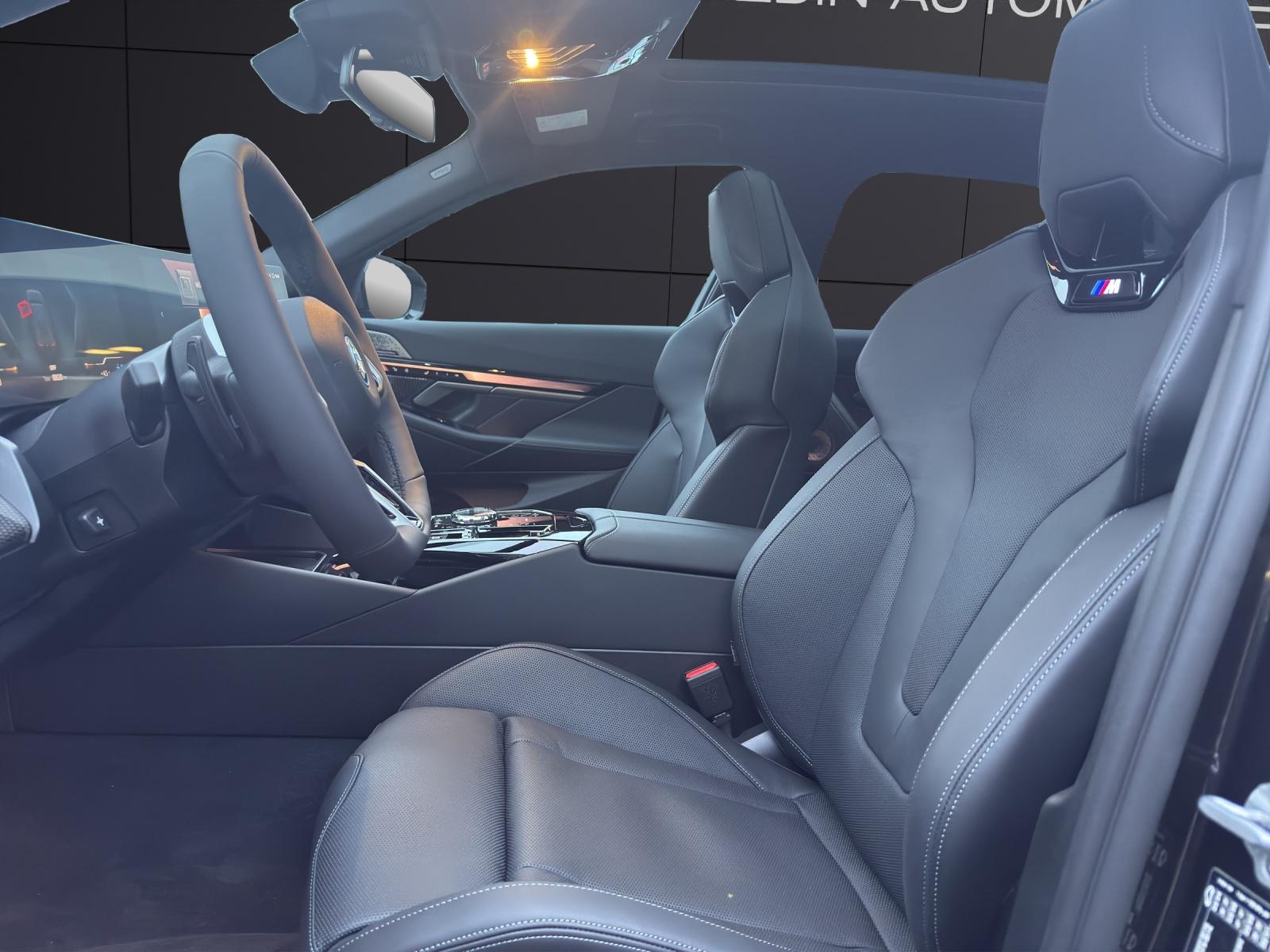 BMW 550e xDrive Touring-showroom-element-1