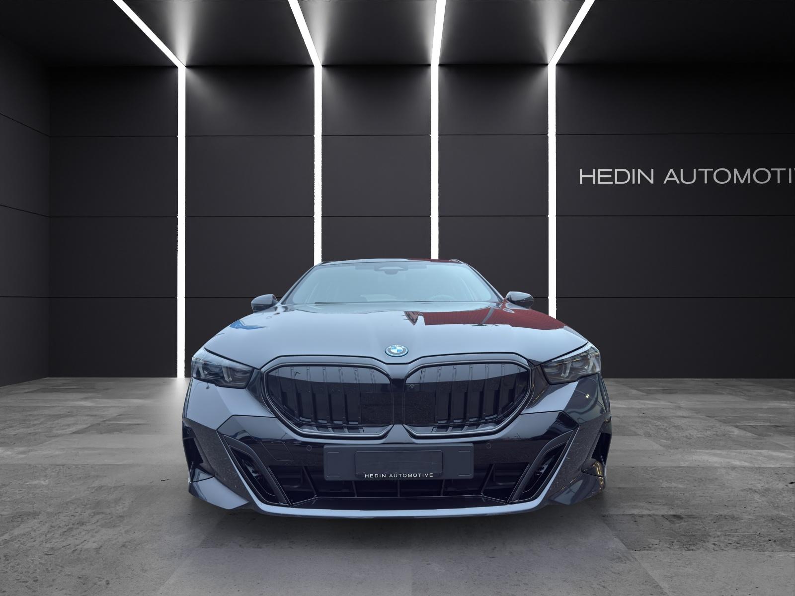 BMW 550e xDrive Touring-image-7