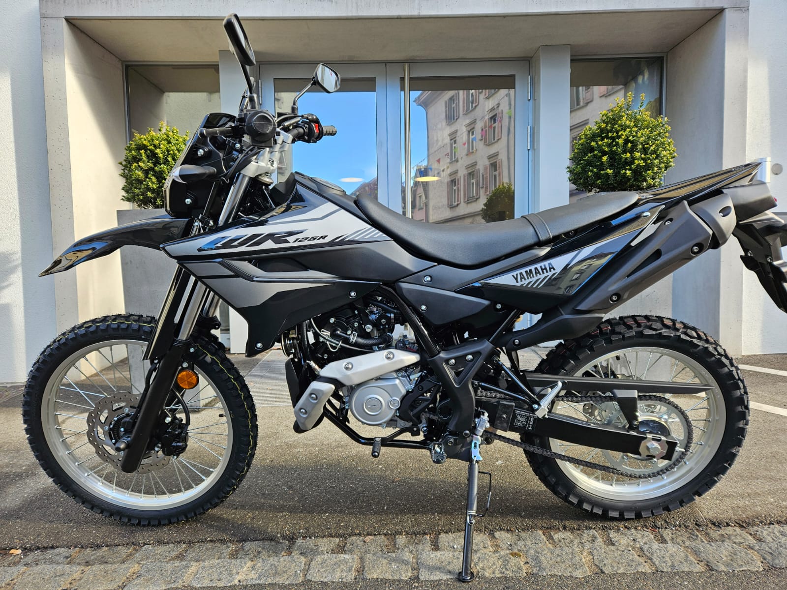 YAMAHA WR 125 R-image-1