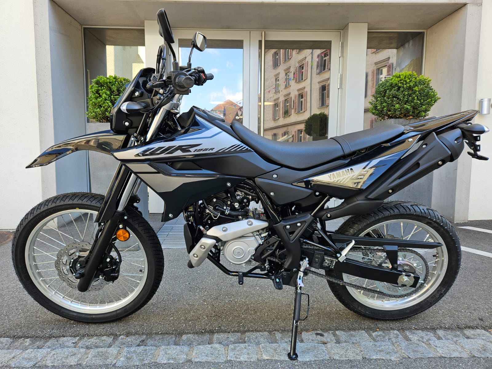 YAMAHA WR 125 R SuperMotard-image-1