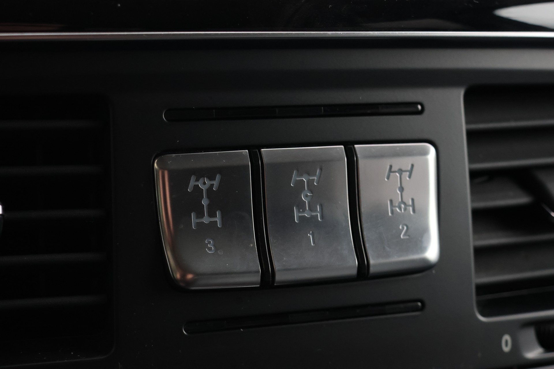 MERCEDES-BENZ G 350 BlueTEC 7G-Tronic-image-24