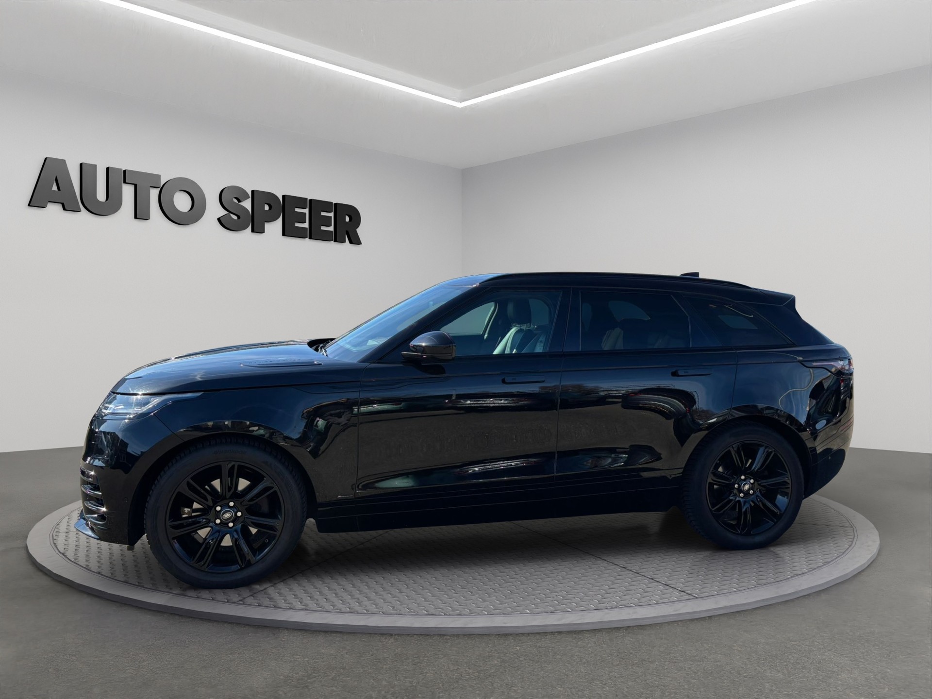 LAND ROVER Range Rover Velar 2.0 T 300 R-Dynamic SE-showroom-element-1