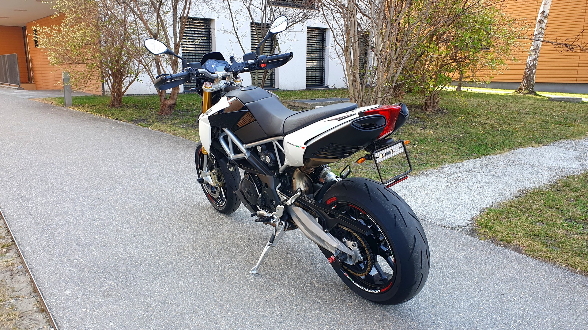 APRILIA SMV 750 ABS-image-13