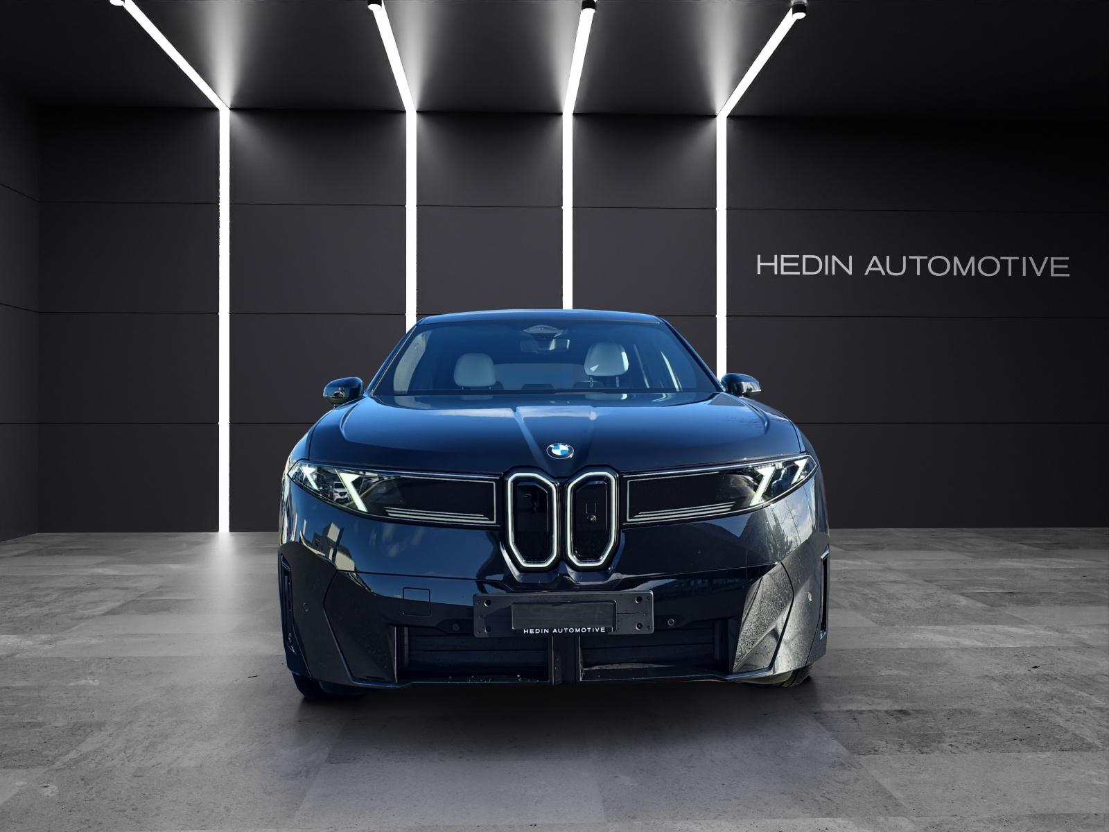 BMW iX3 50 xDrive-showroom-element-1