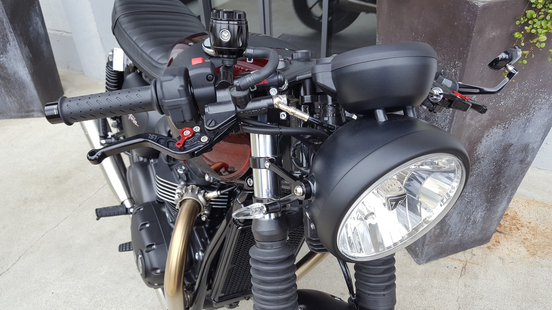 TRIUMPH Street Twin 900 i-image-11