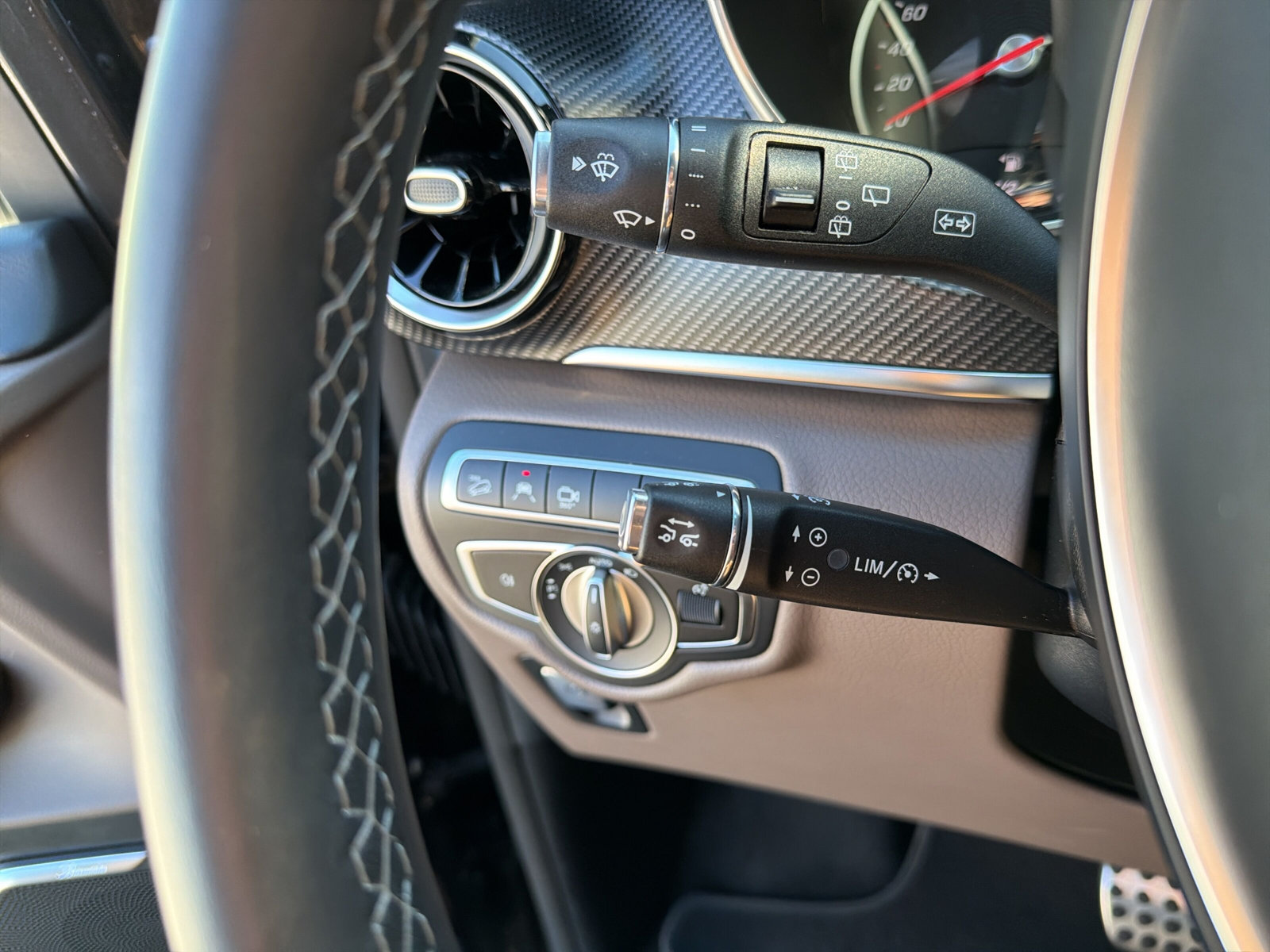 MERCEDES-BENZ V 300 d Swiss Edition AMG-Line L 4M-image-25