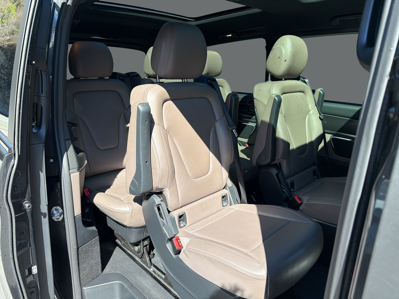 MERCEDES-BENZ V 300 d Swiss Edition AMG-Line L 4M-image-18