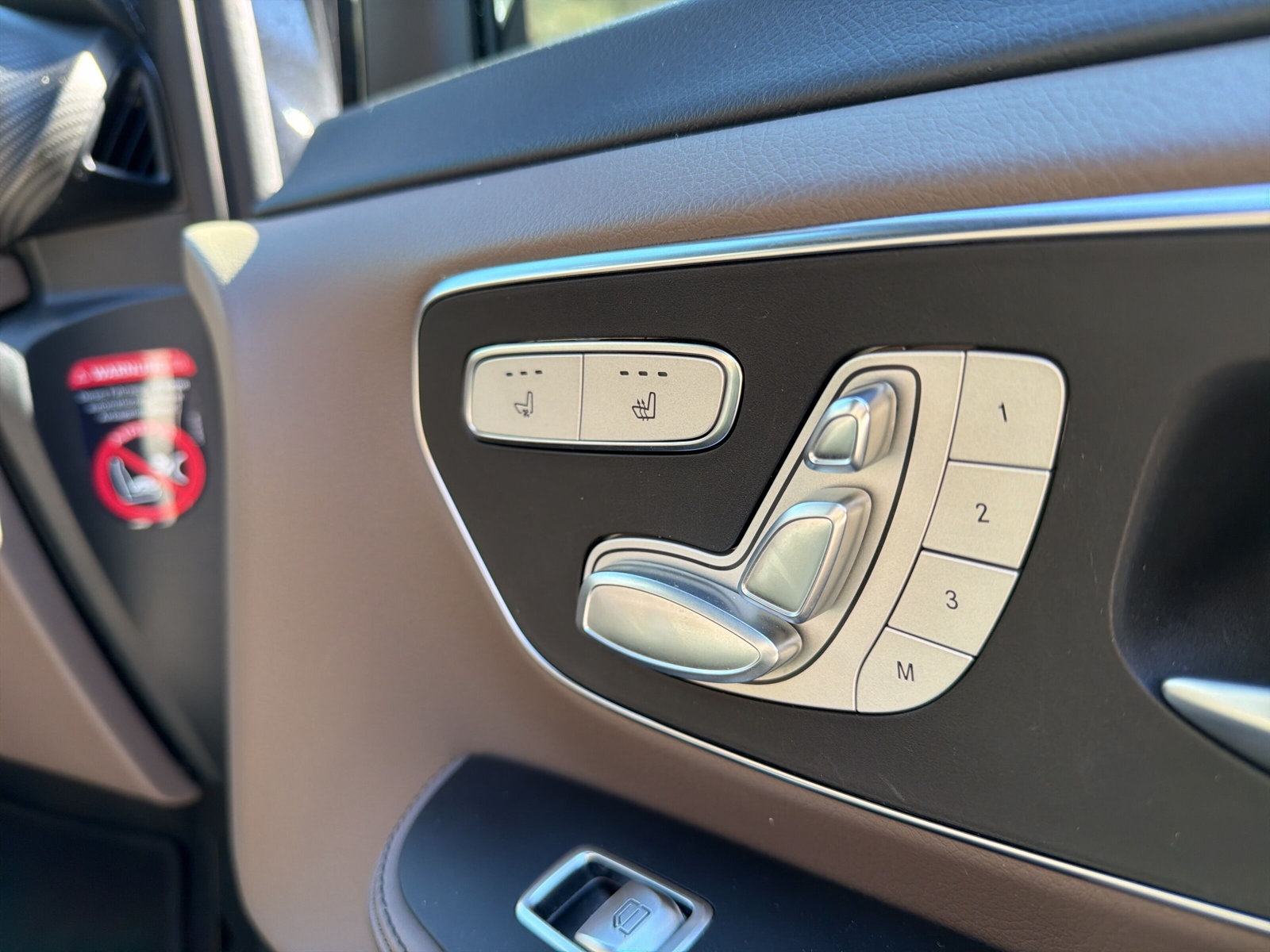 MERCEDES-BENZ V 300 d Swiss Edition AMG-Line L 4M-image-23