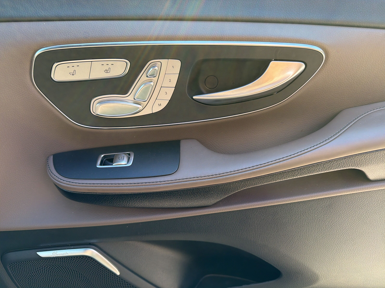 MERCEDES-BENZ V 300 d Swiss Edition AMG-Line L 4M-image-16
