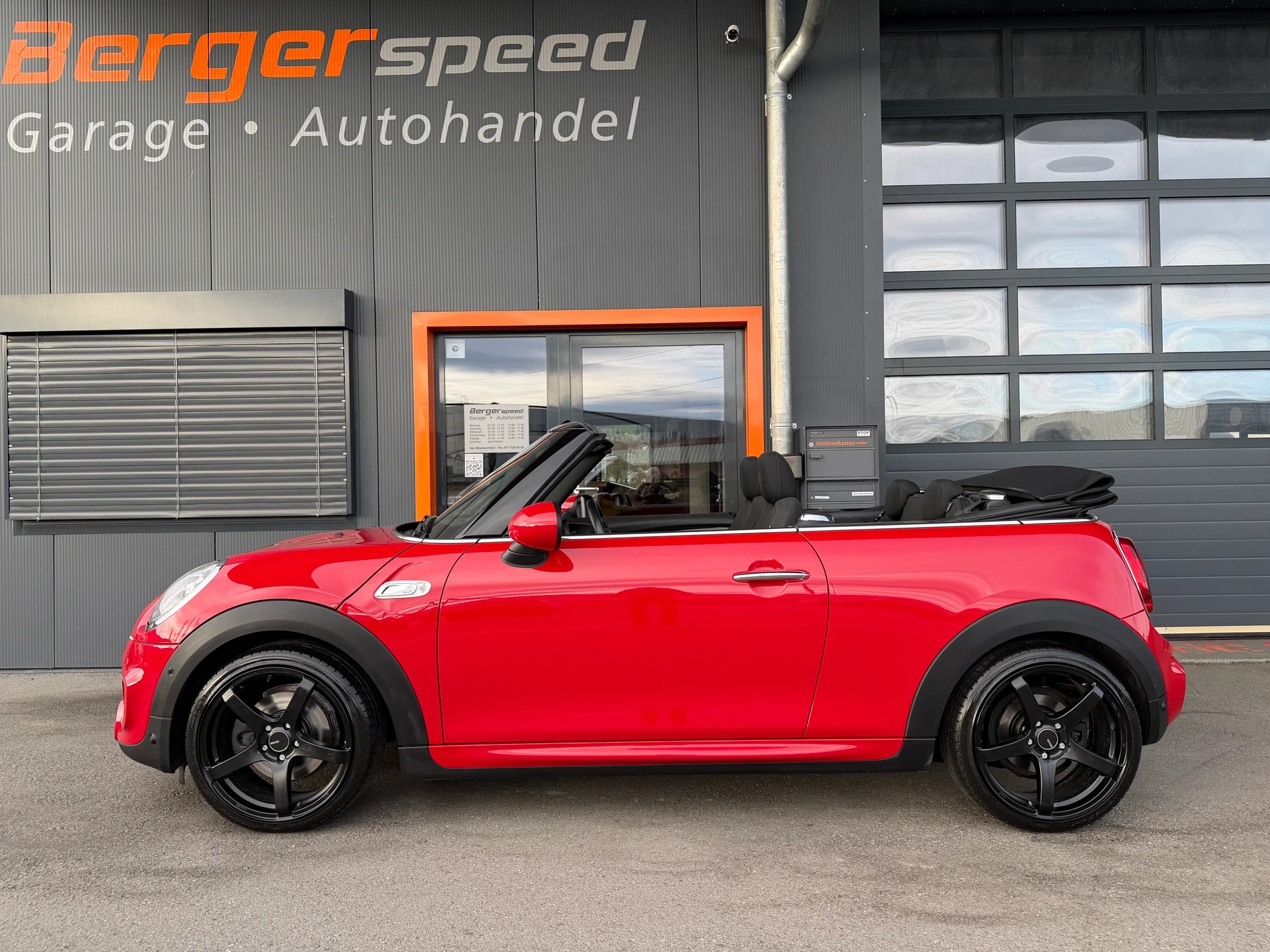 MINI Cooper S Cabriolet Steptronic-showroom-element-1