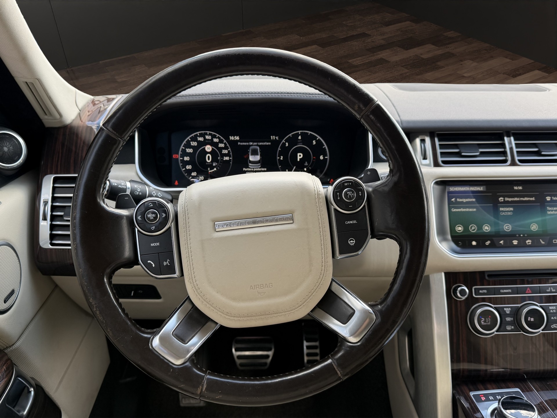 LAND ROVER Range Rover 3.0 TDV6 Vogue Automatic-image-11