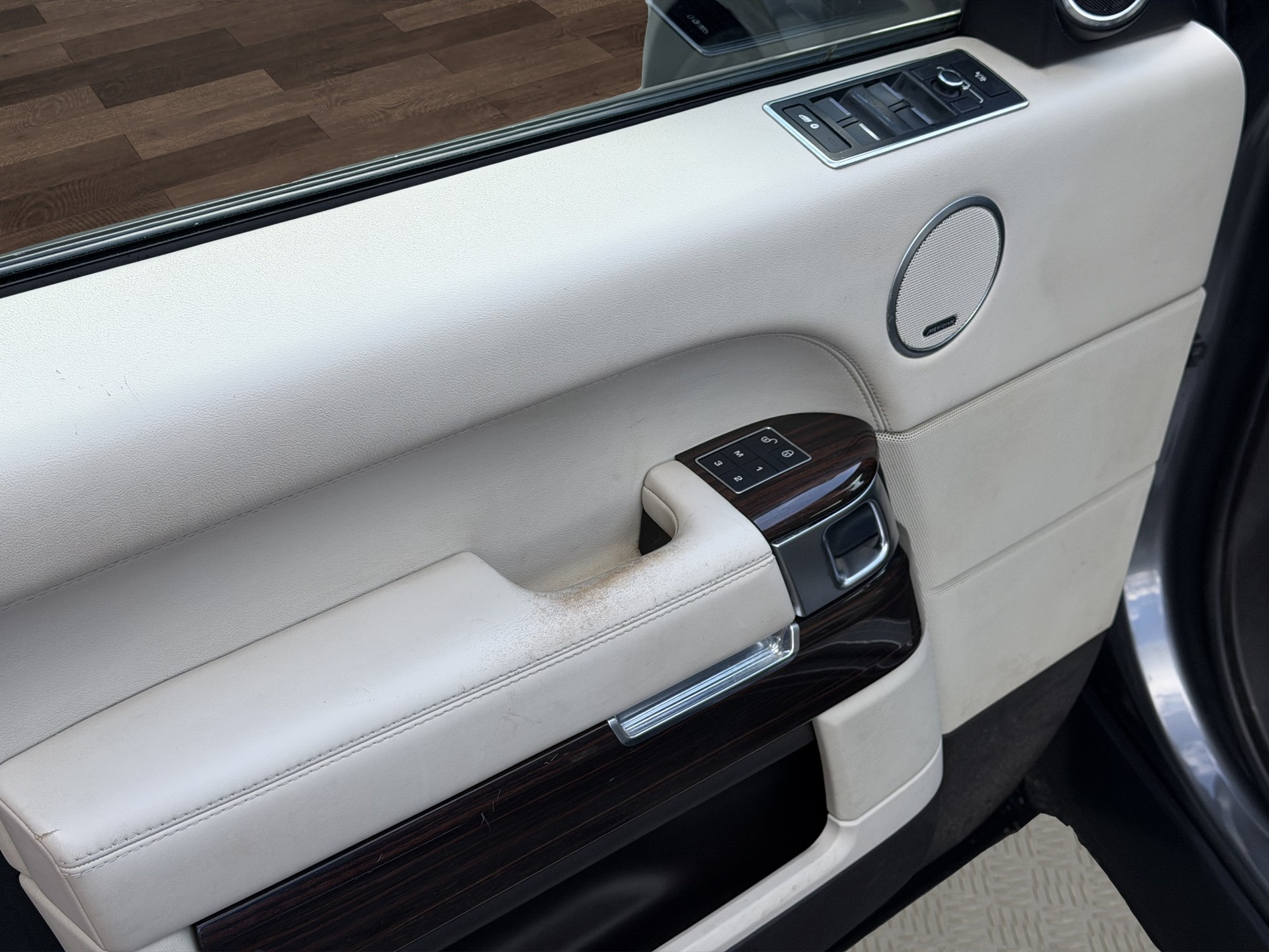 LAND ROVER Range Rover 3.0 TDV6 Vogue Automatic-image-13