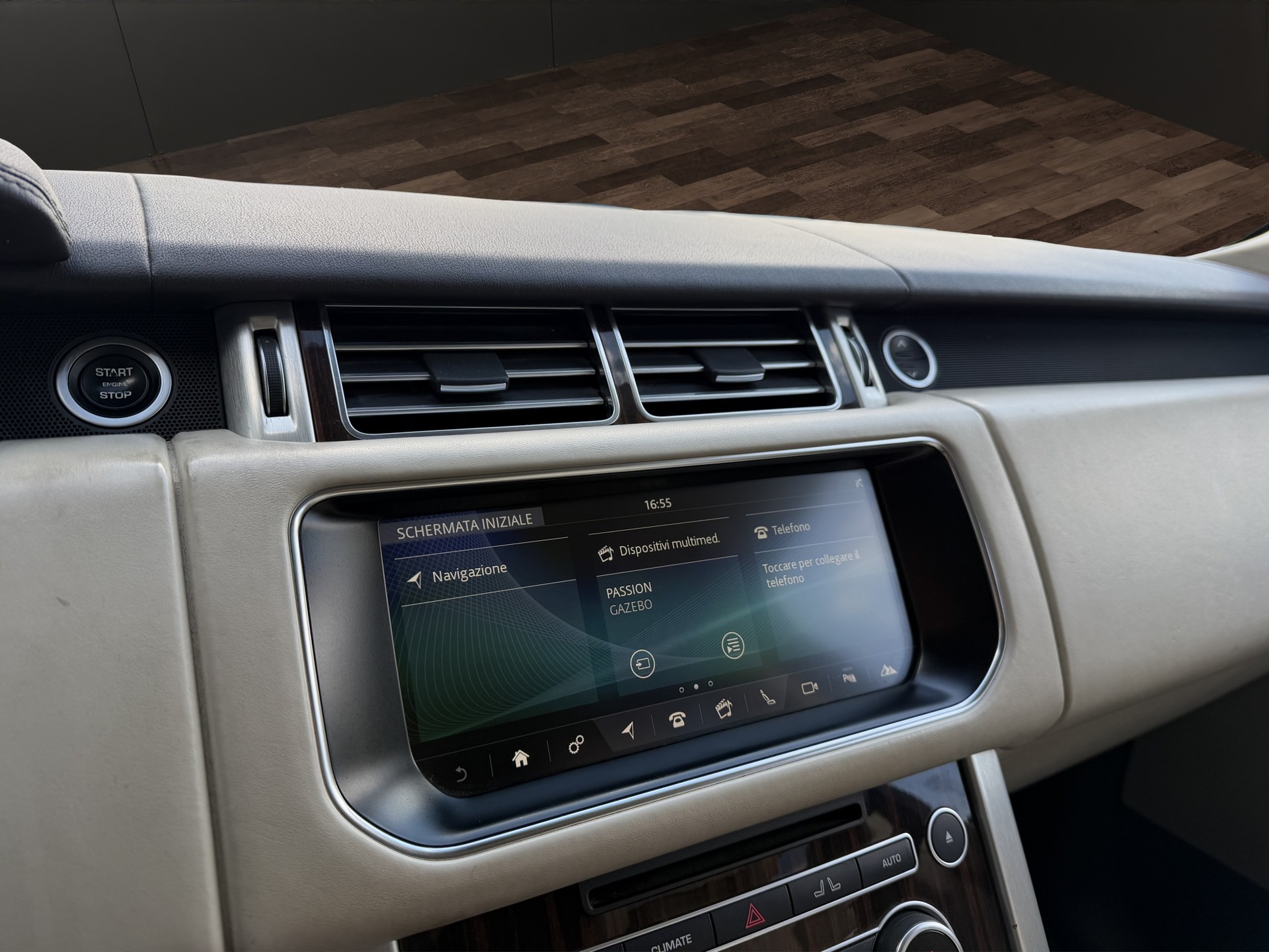 LAND ROVER Range Rover 3.0 TDV6 Vogue Automatic-image-14