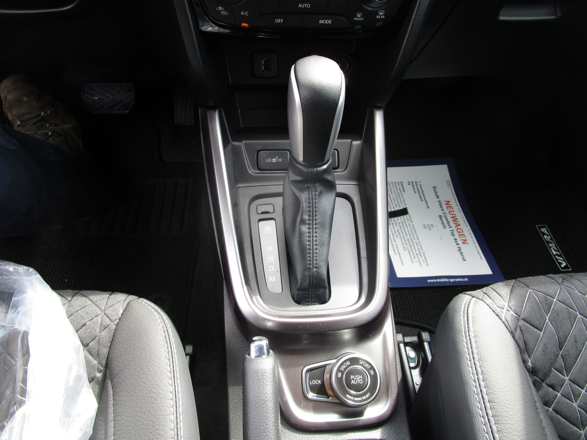 SUZUKI Vitara 1.4 Boosterjet Compact Top 4x4 Hybrid Automatic-image-11