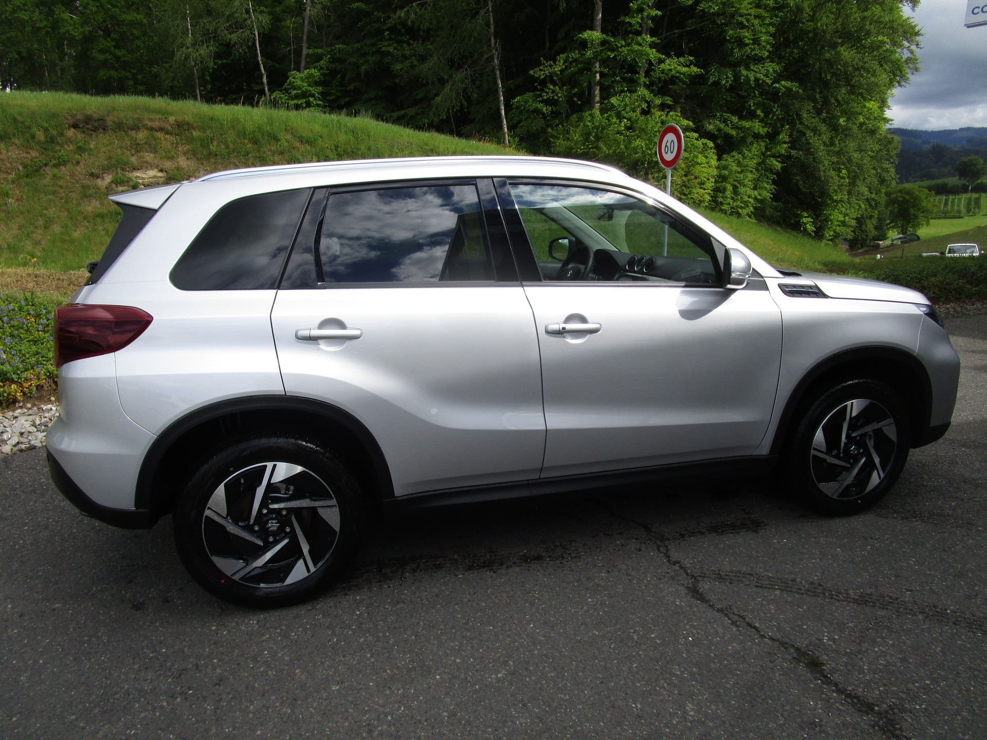 SUZUKI Vitara 1.4 Boosterjet Compact Top 4x4 Hybrid Automatic-image-1