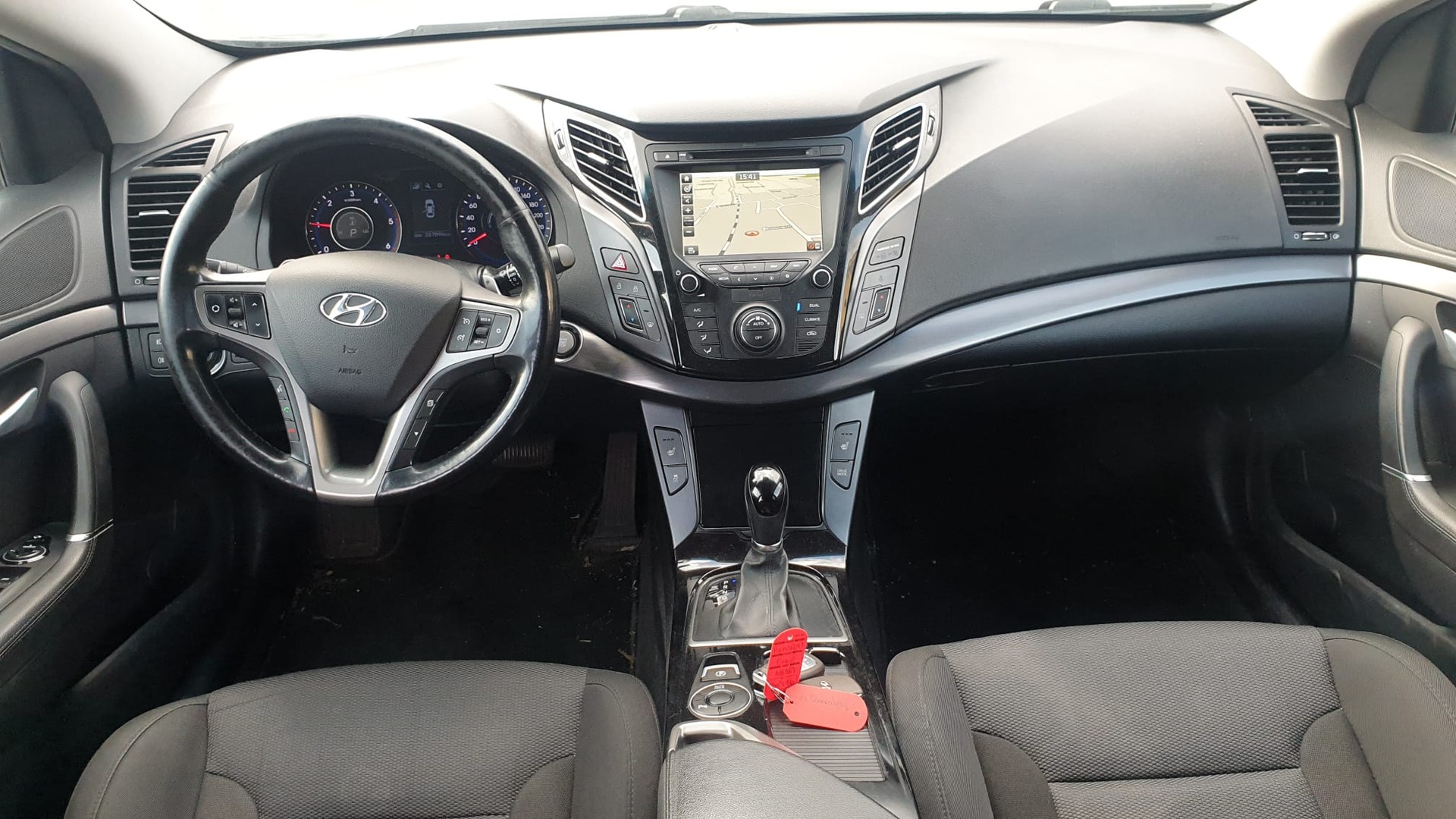 HYUNDAI i40 Wagon 1.7 CRDI Amplia Automatic-image-7