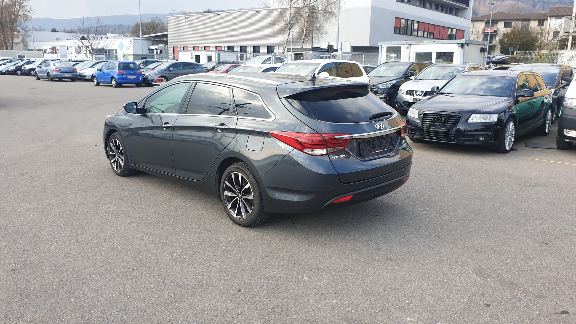 HYUNDAI i40 Wagon 1.7 CRDI Amplia Automatic-image-5