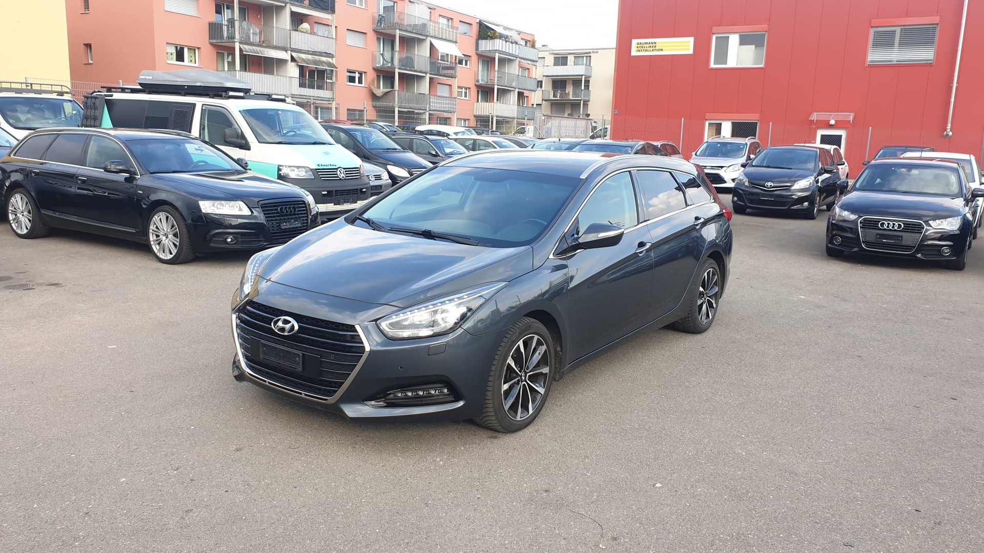 HYUNDAI i40 Wagon 1.7 CRDI Amplia Automatic-image-1