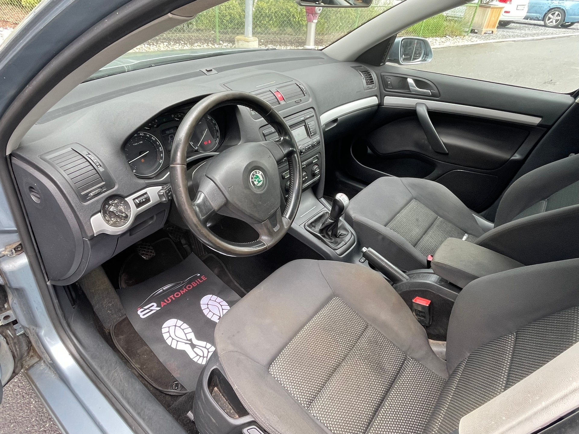 SKODA Octavia 2.0 FSI Adventure 4x4-image-10
