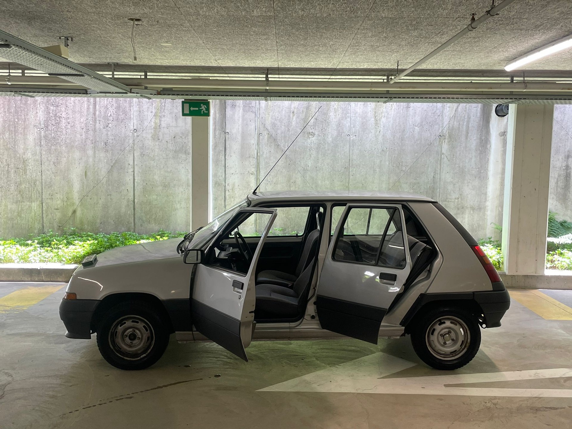 RENAULT Super 5 1400 TL-showroom-element-3