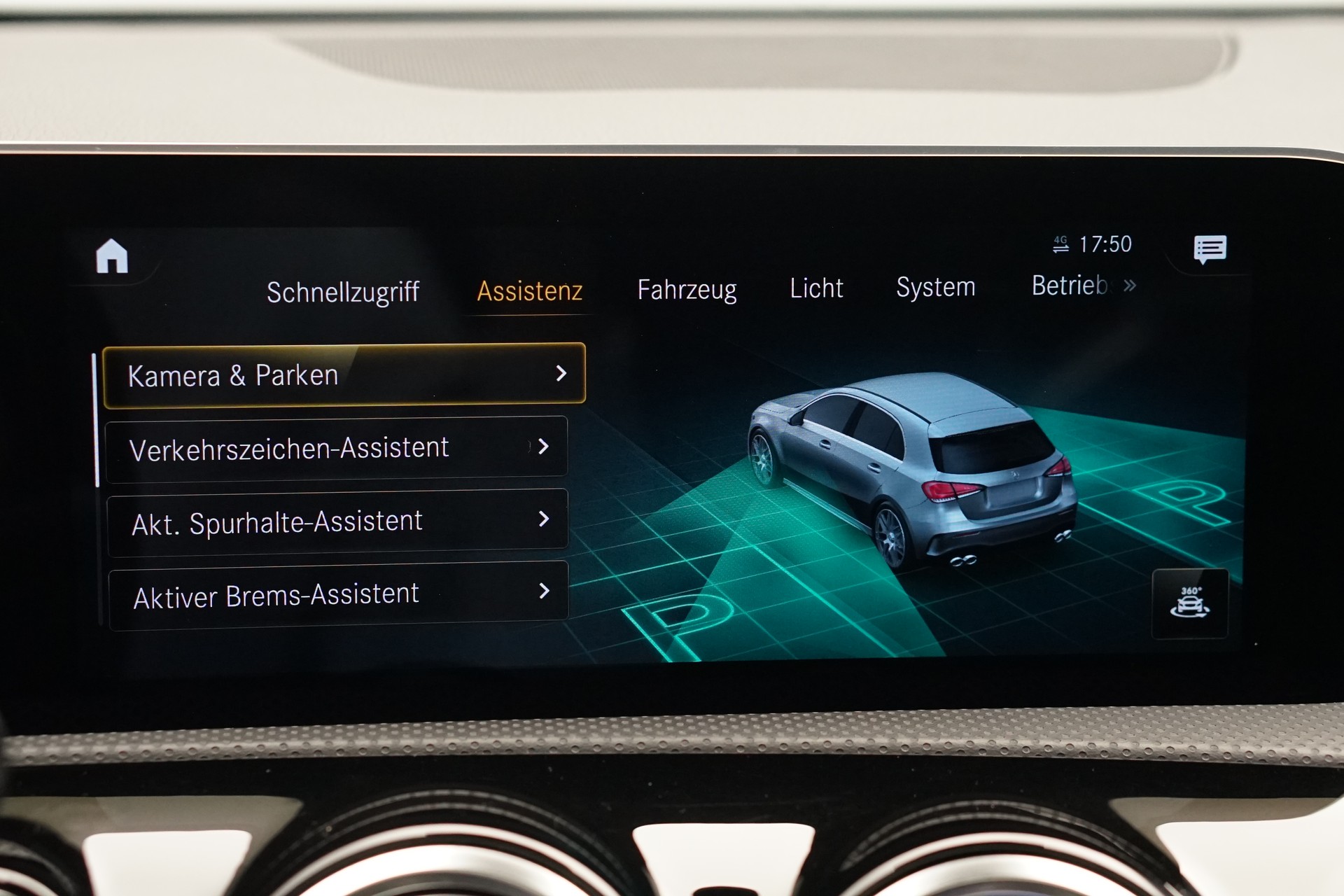 MERCEDES-BENZ A 45 S AMG 4Matic+ Speedshift *CH-Fahrzeug* *Pano* *Performance Sitze*-image-31