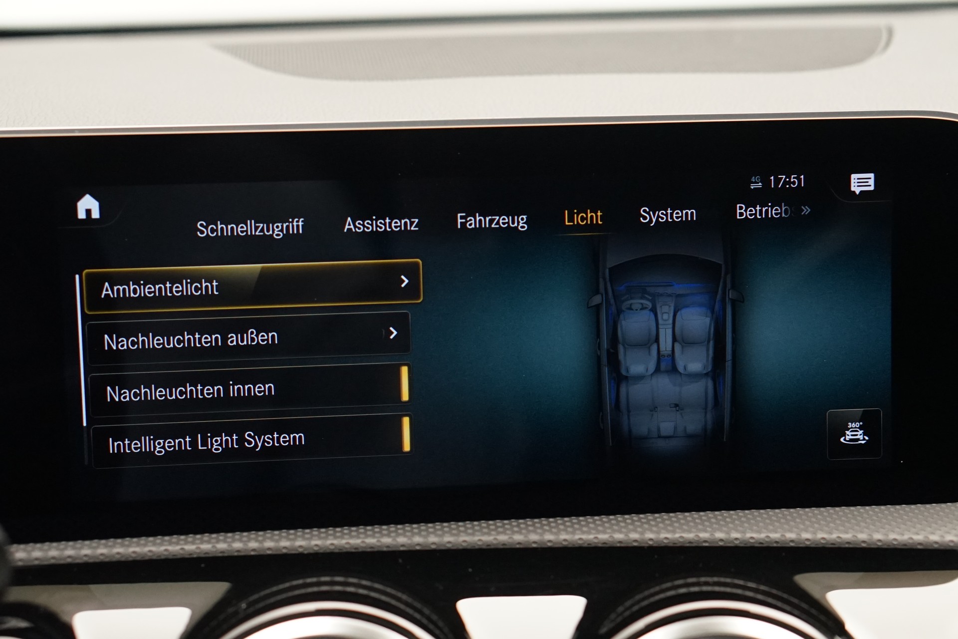MERCEDES-BENZ A 45 S AMG 4Matic+ Speedshift *CH-Fahrzeug* *Pano* *Performance Sitze*-image-33