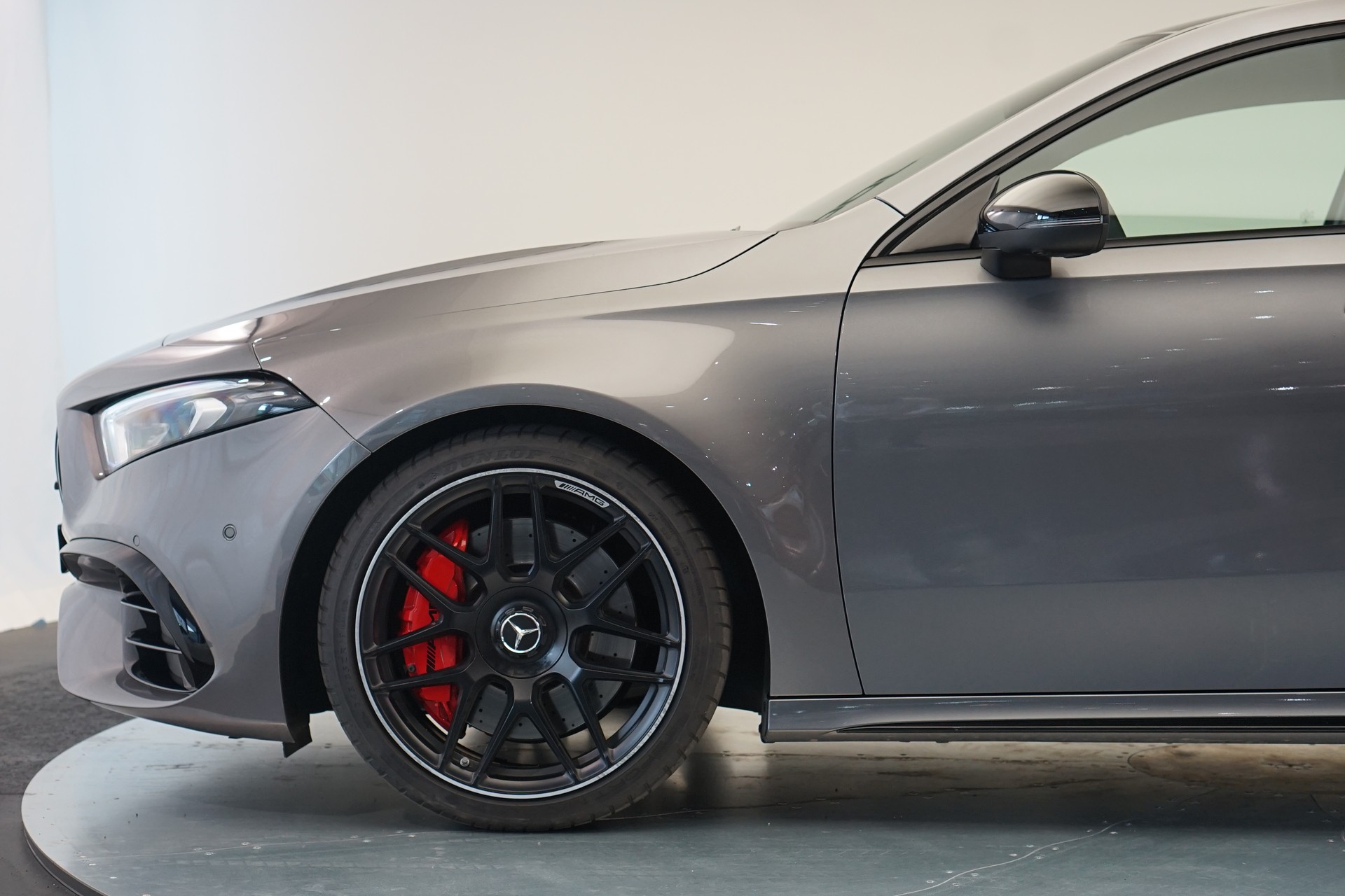 MERCEDES-BENZ A 45 S AMG 4Matic+ Speedshift *CH-Fahrzeug* *Pano* *Performance Sitze*-image-39