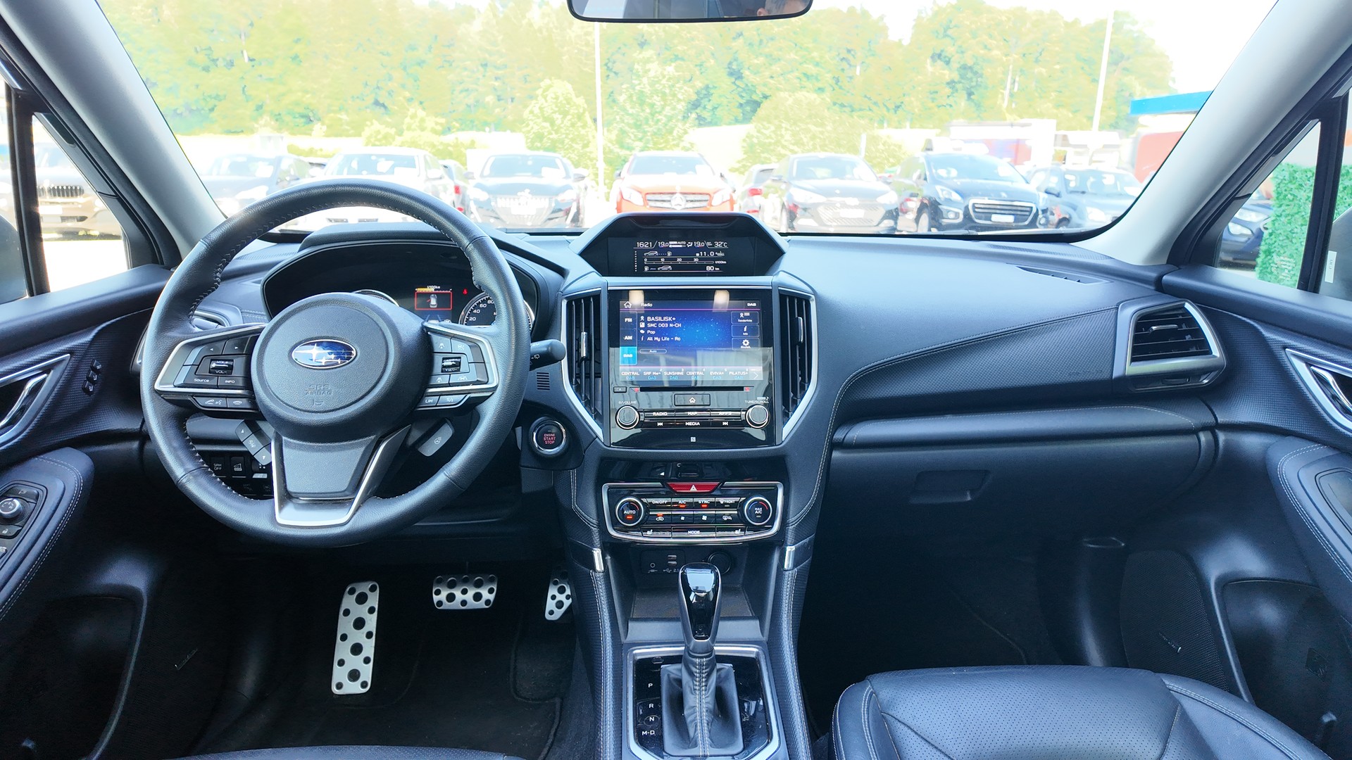 SUBARU Forester 2.0i e-Boxer Luxury Lineartronic-image-10