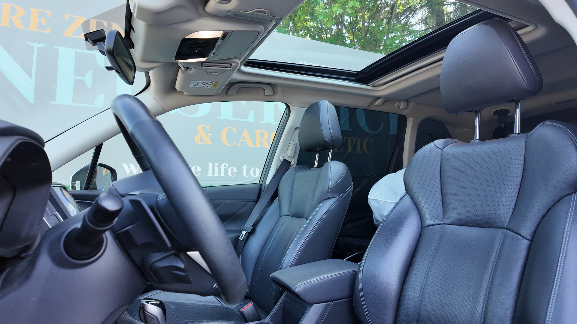 SUBARU Forester 2.0i e-Boxer Luxury Lineartronic-image-8