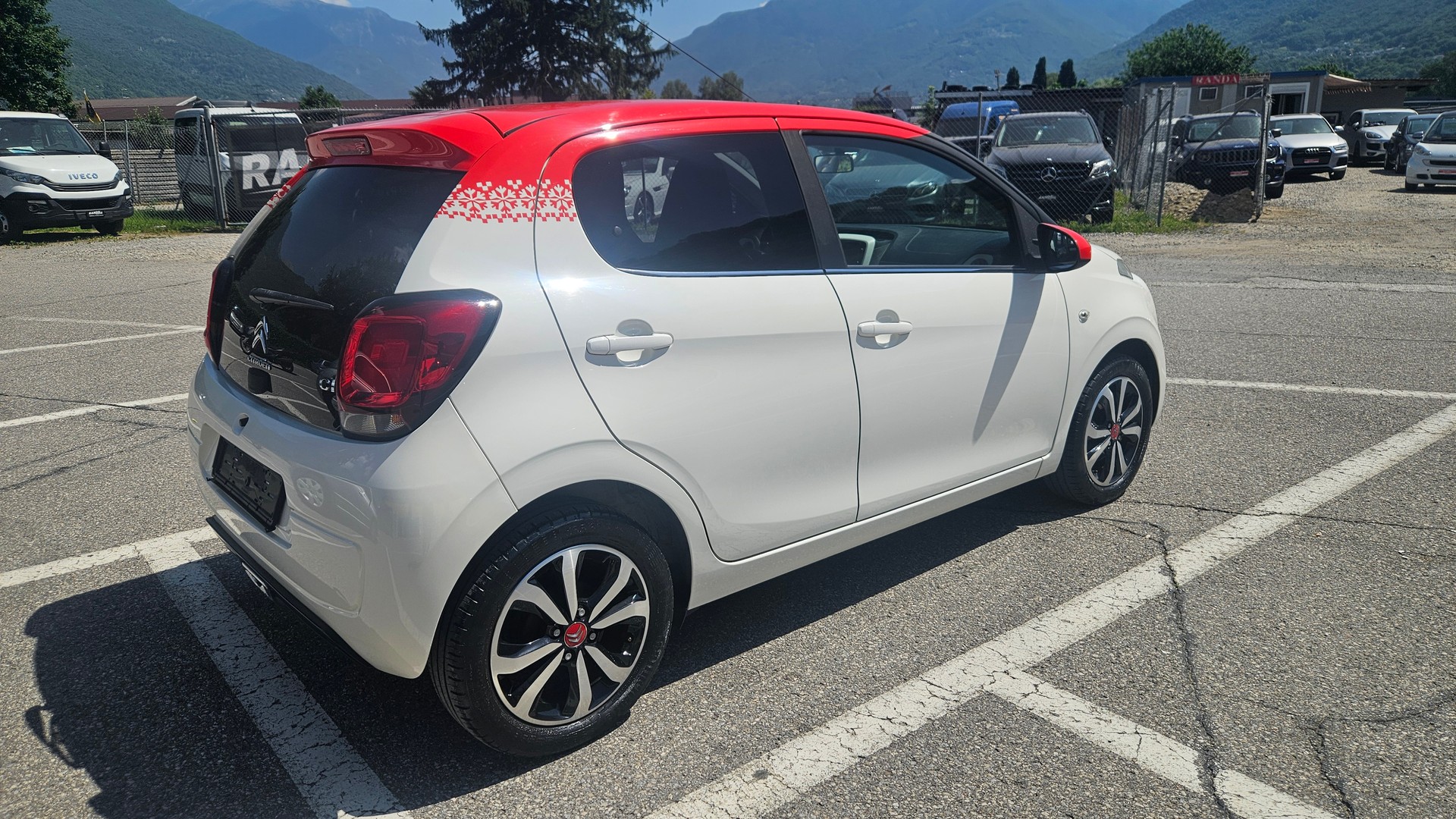 CITROEN C1 1.2 VTi Swiss&Me-image-3