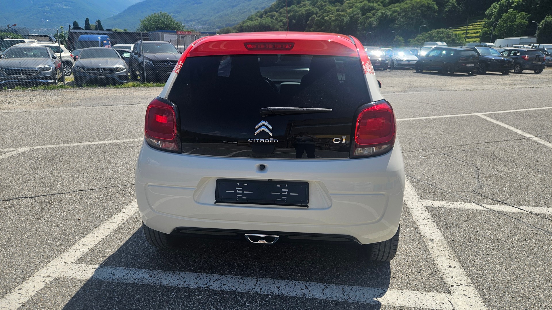 CITROEN C1 1.2 VTi Swiss&Me-image-2