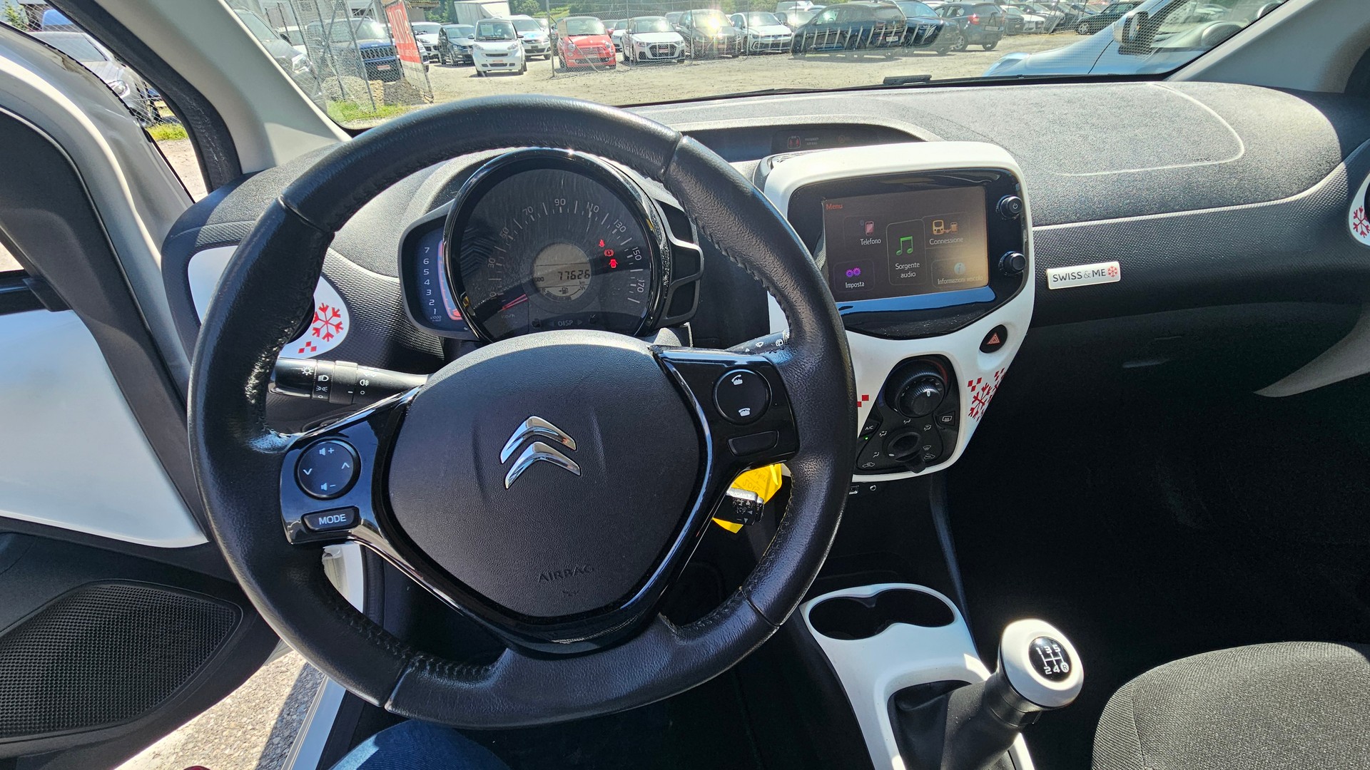 CITROEN C1 1.2 VTi Swiss&Me-image-5