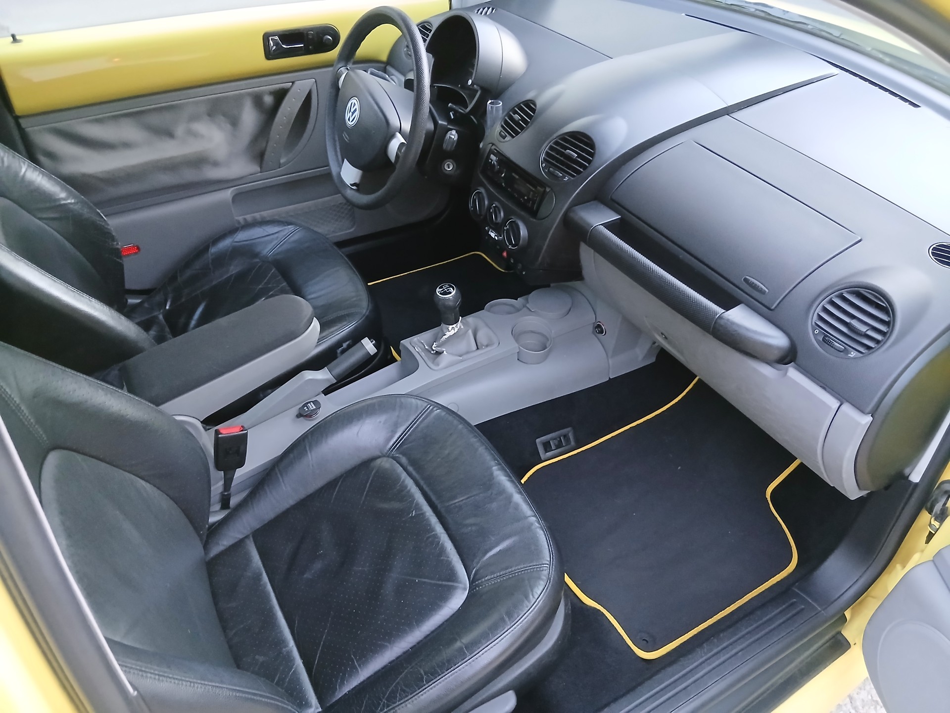 VW Beetle 2.0-image-7