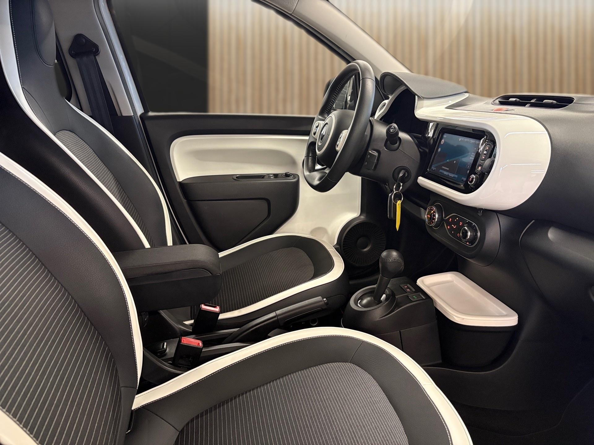 RENAULT Twingo 0.9 TCe 90 Swiss Edition-image-14
