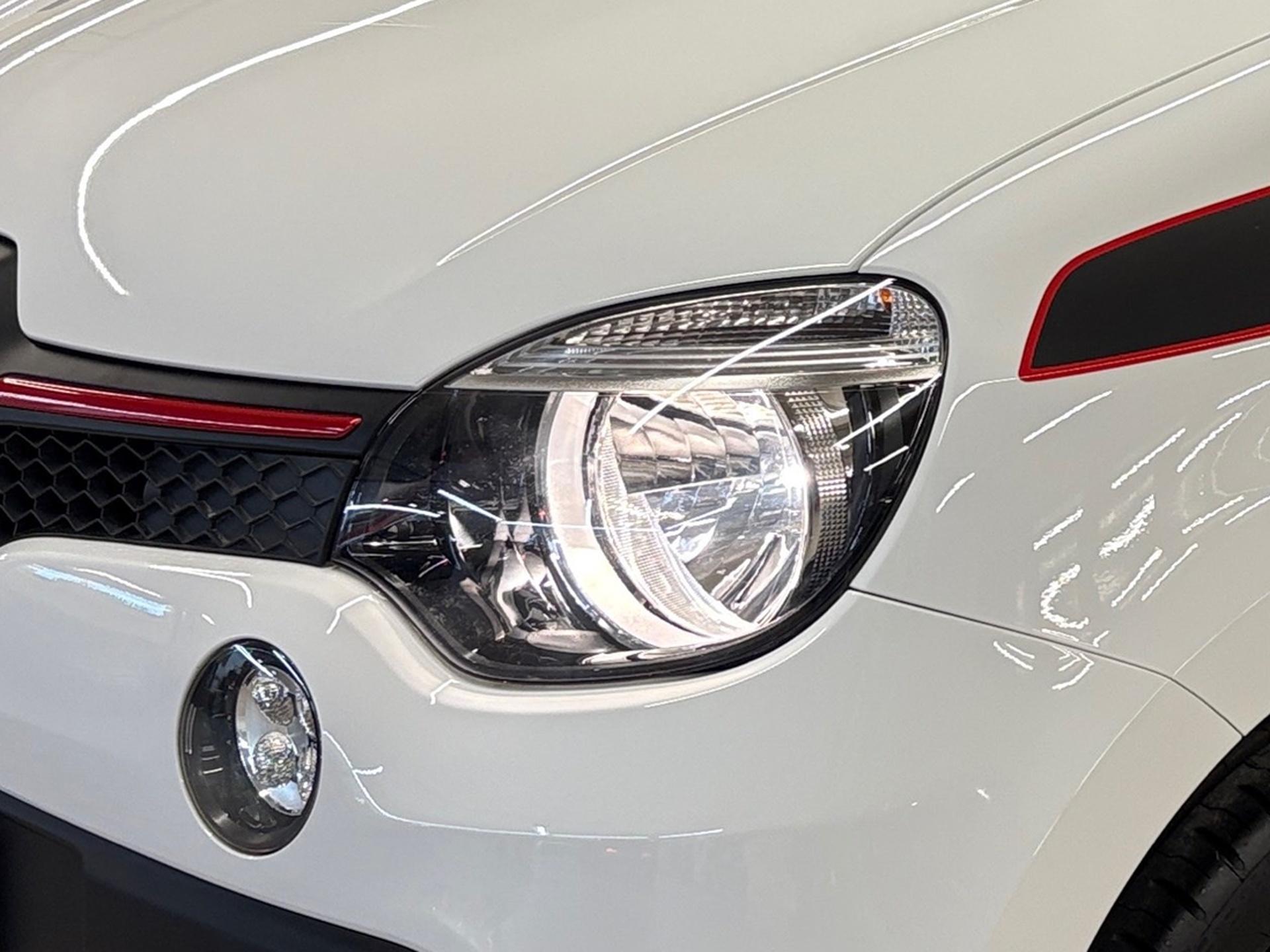 RENAULT Twingo 0.9 TCe 90 Swiss Edition-image-8