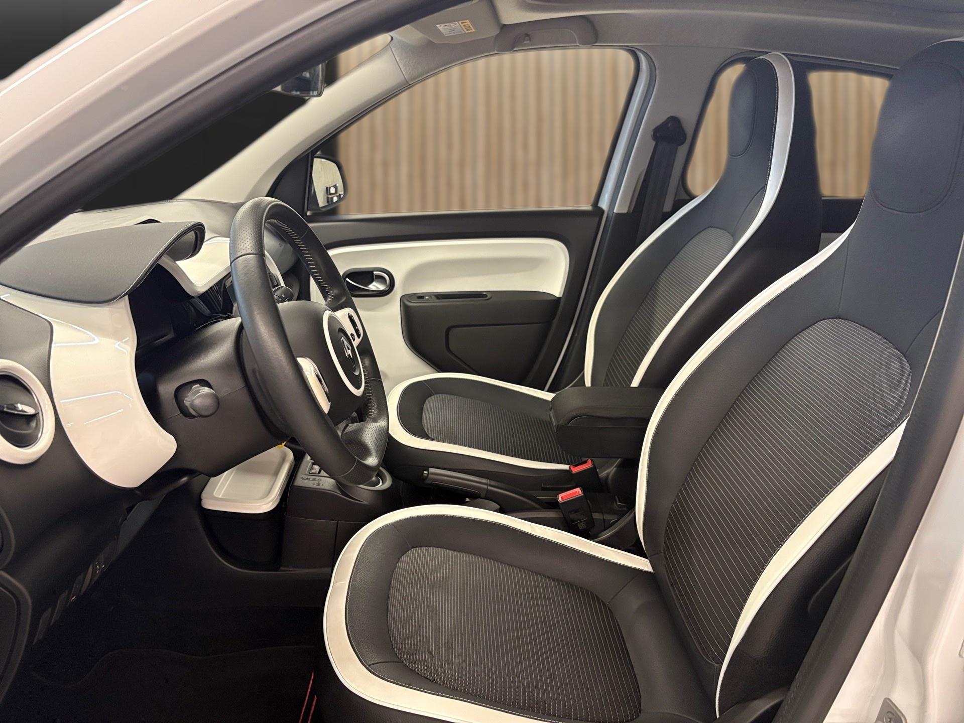 RENAULT Twingo 0.9 TCe 90 Swiss Edition-image-10