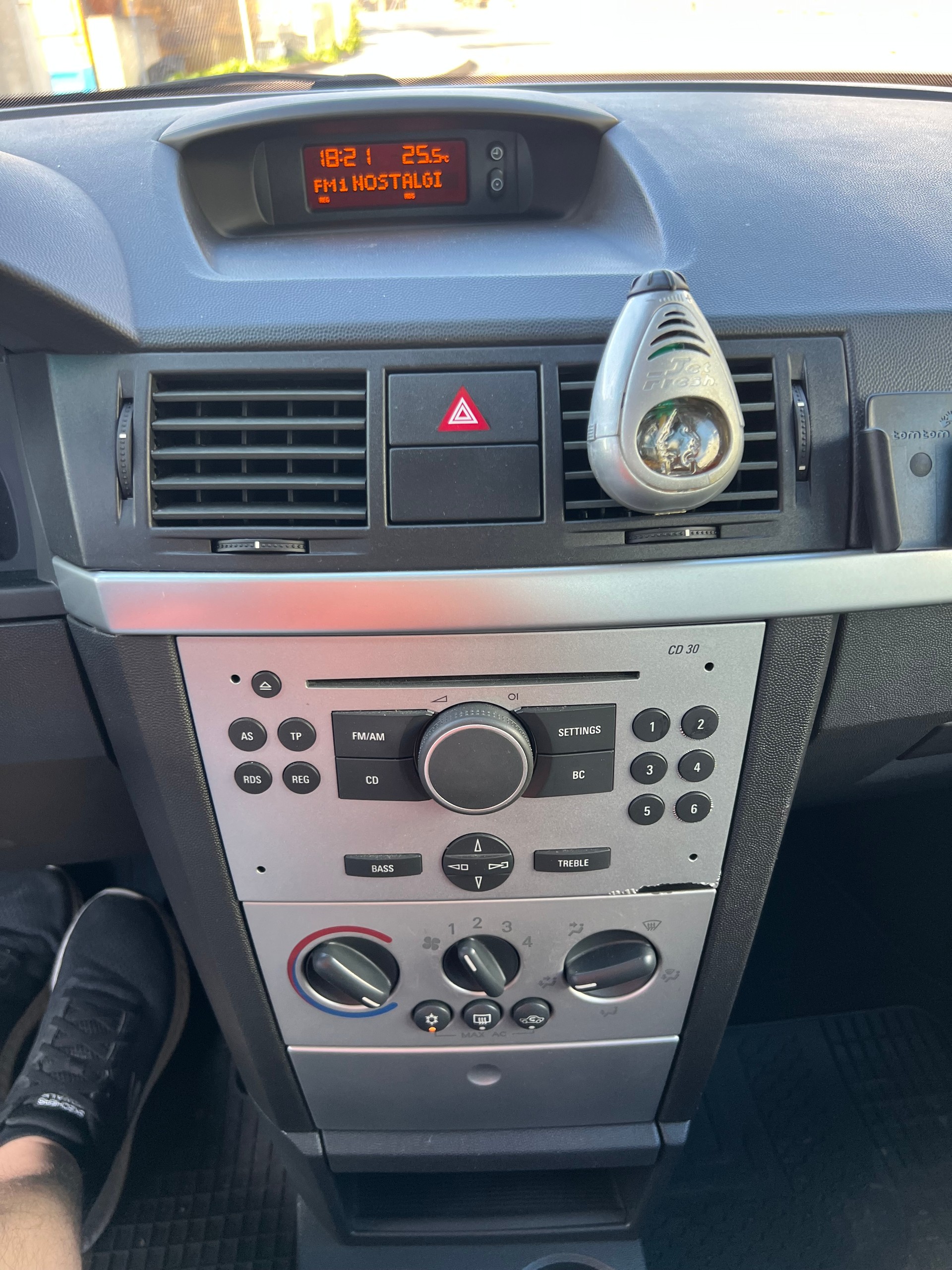 OPEL Meriva 1.6i 16V Enjoy-image-12