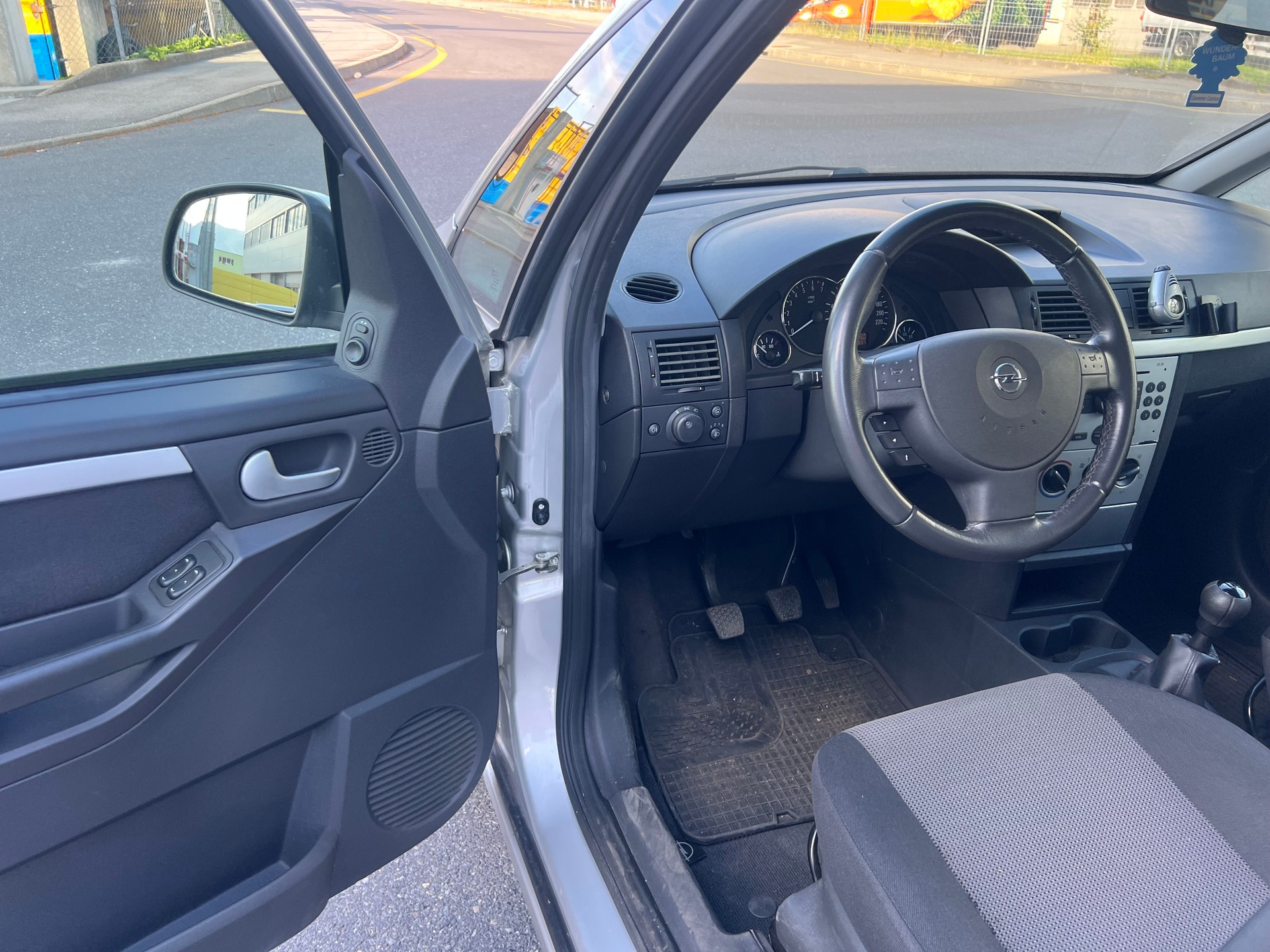 OPEL Meriva 1.6i 16V Enjoy-image-8