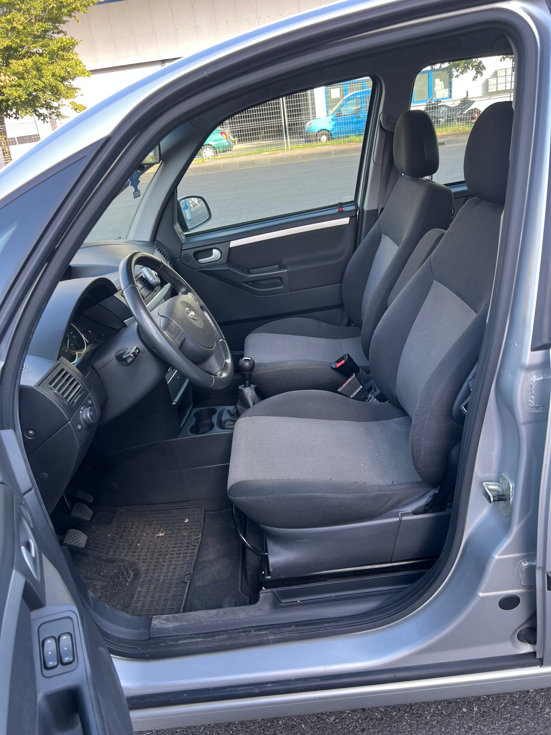 OPEL Meriva 1.6i 16V Enjoy-image-9