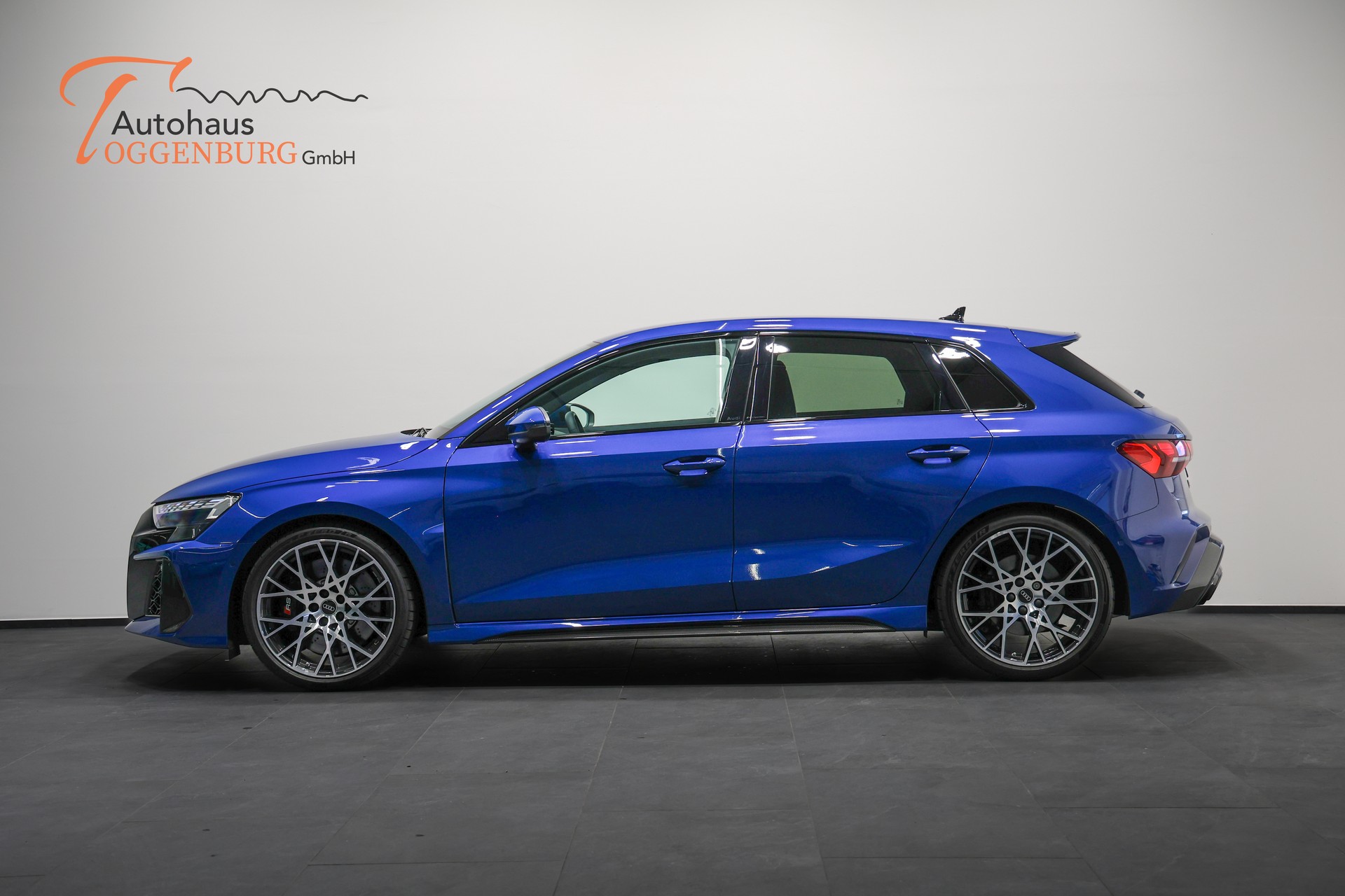 AUDI RS3 Sportback 2.5 TSI quattro S-tronic *Facelift*Schalensitze*5 Jahre Werksgarantie*-image-11