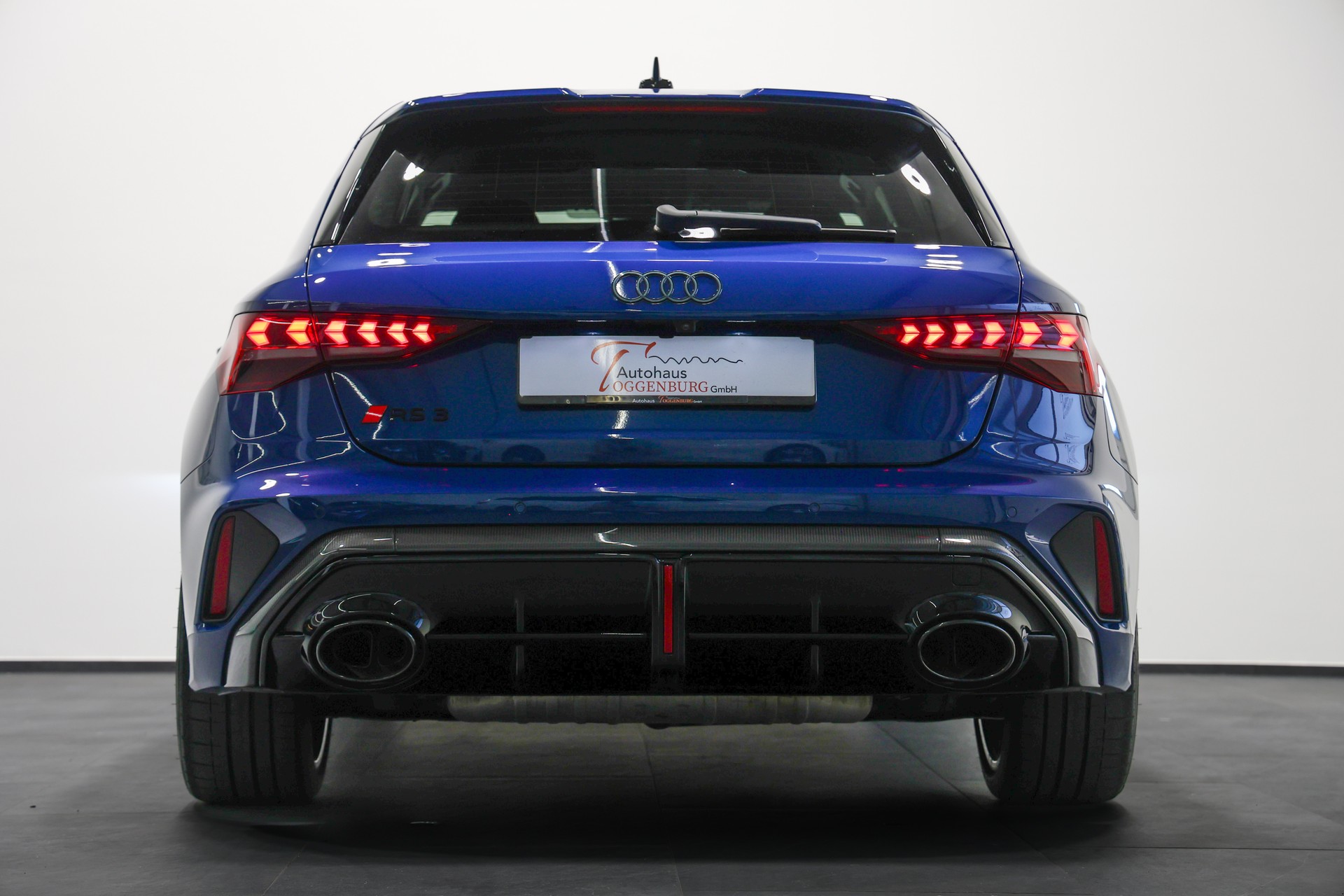 AUDI RS3 Sportback 2.5 TSI quattro S-tronic *Facelift*Schalensitze*5 Jahre Werksgarantie*-image-13