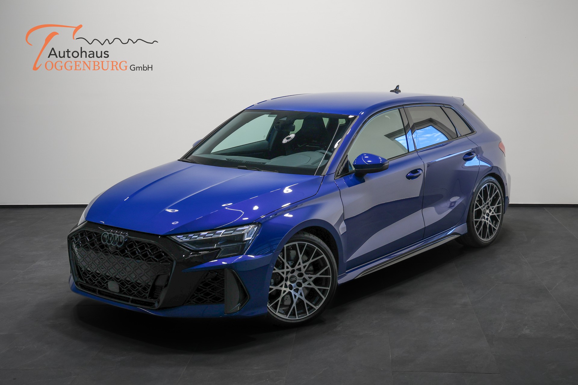 AUDI RS3 Sportback 2.5 TSI quattro S-tronic *Facelift*Schalensitze*5 Jahre Werksgarantie*-showroom-element-3