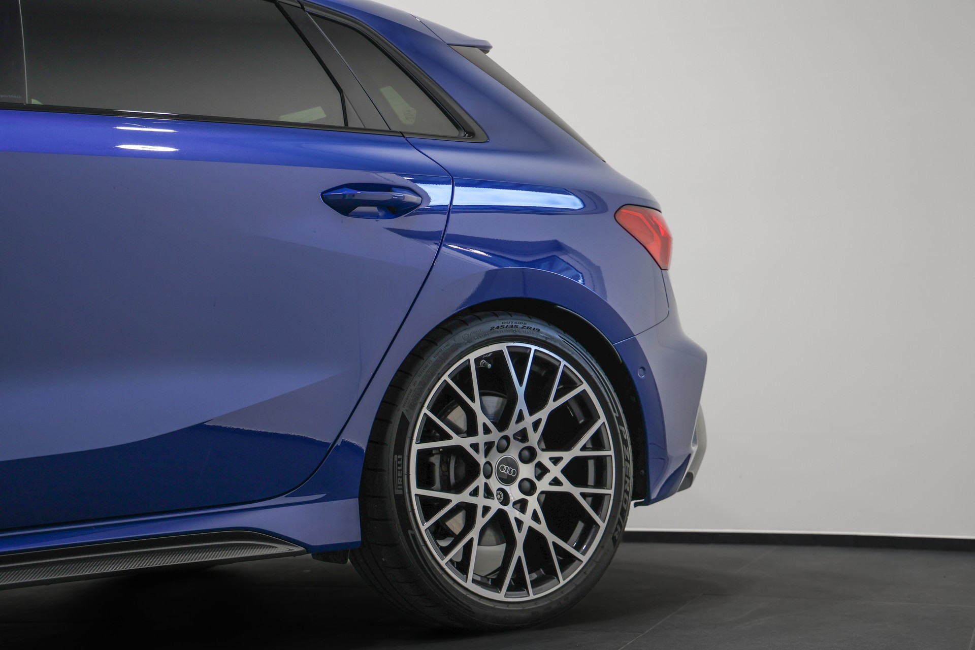 AUDI RS3 Sportback 2.5 TSI quattro S-tronic *Facelift*Schalensitze*5 Jahre Werksgarantie*-image-10