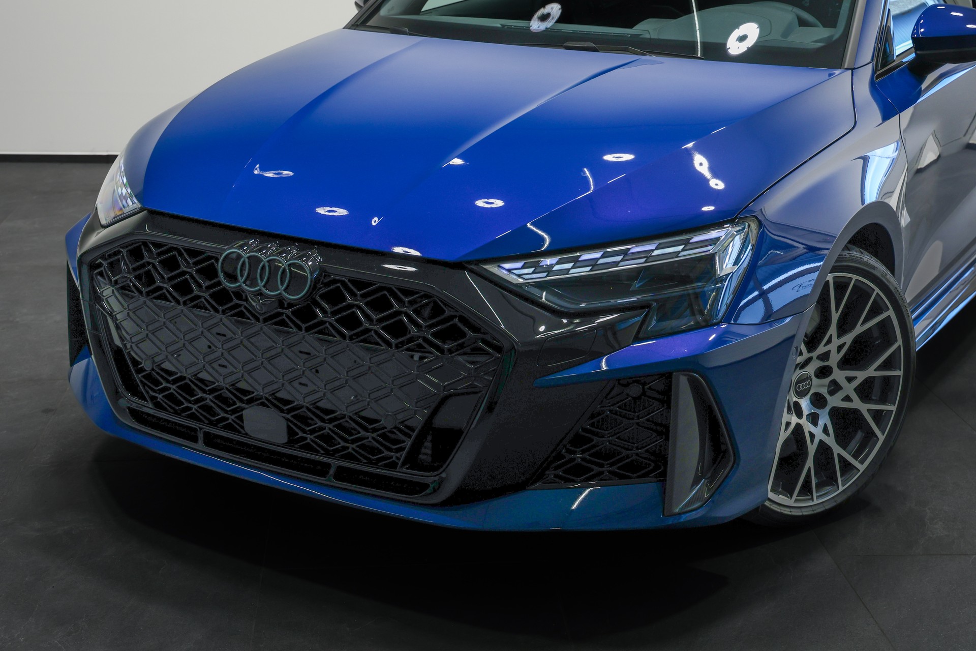 AUDI RS3 Sportback 2.5 TSI quattro S-tronic *Facelift*Schalensitze*5 Jahre Werksgarantie*-image-6