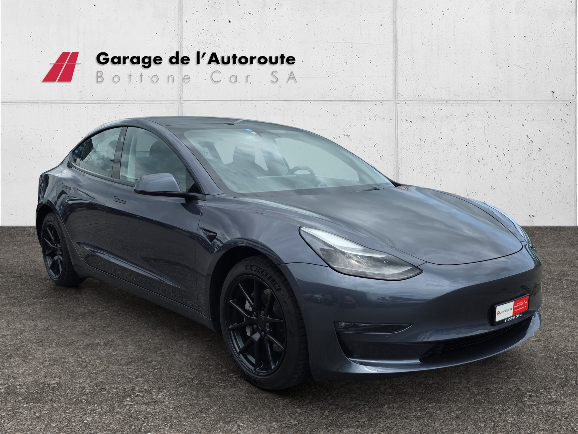 TESLA Model 3 Long Range D-image-6