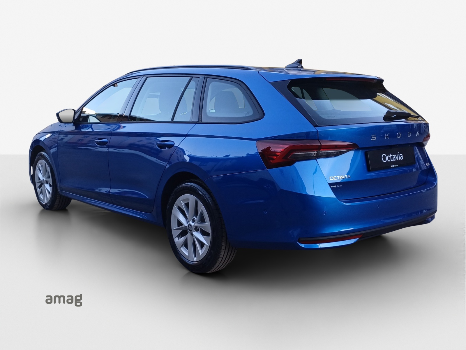 SKODA Octavia Combi 2.0 TSI DSG Selection 4x4-showroom-element-2