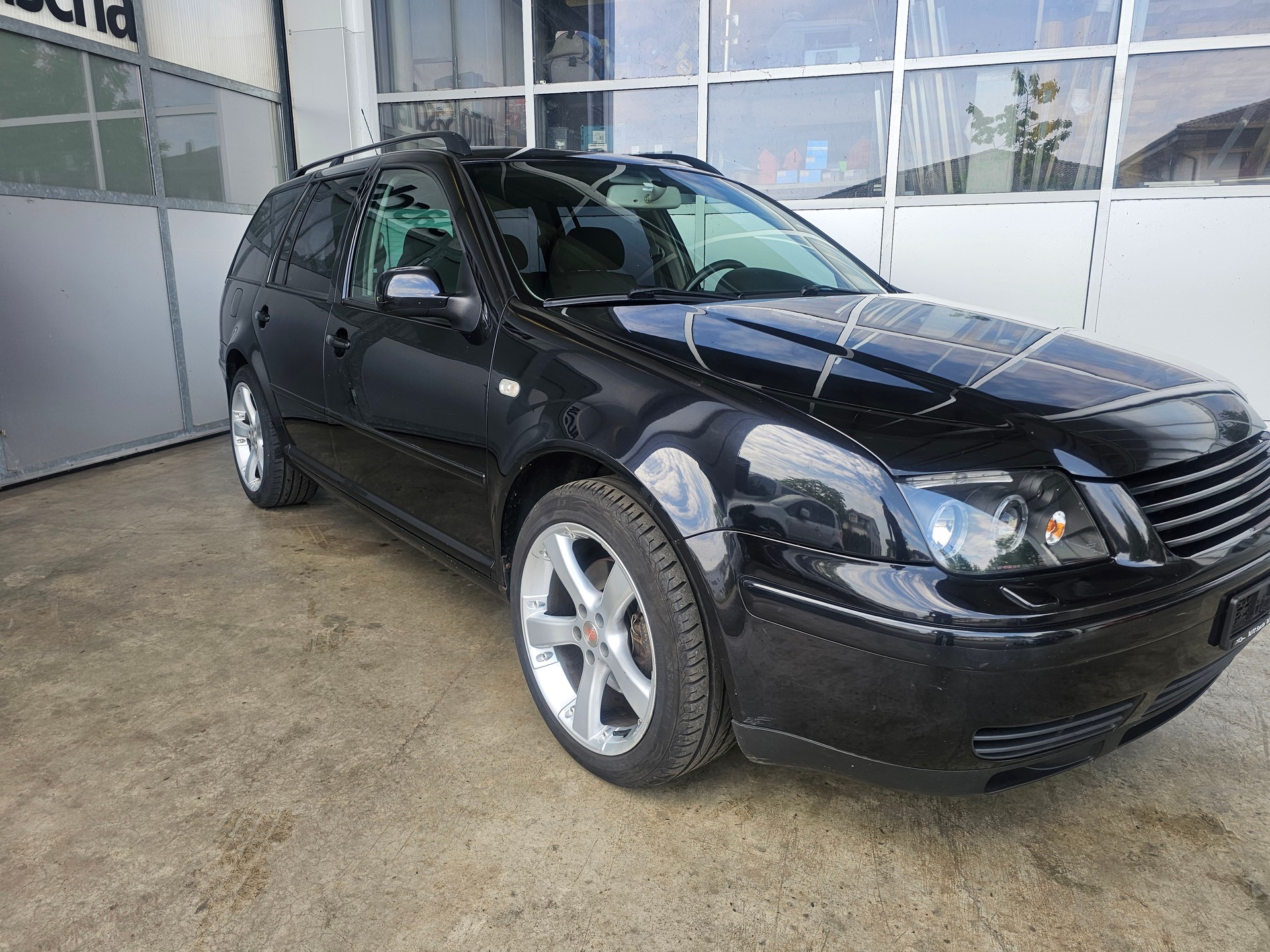VW Bora Variant 1.9TDI PD Highlline 4Motion-showroom-element-2