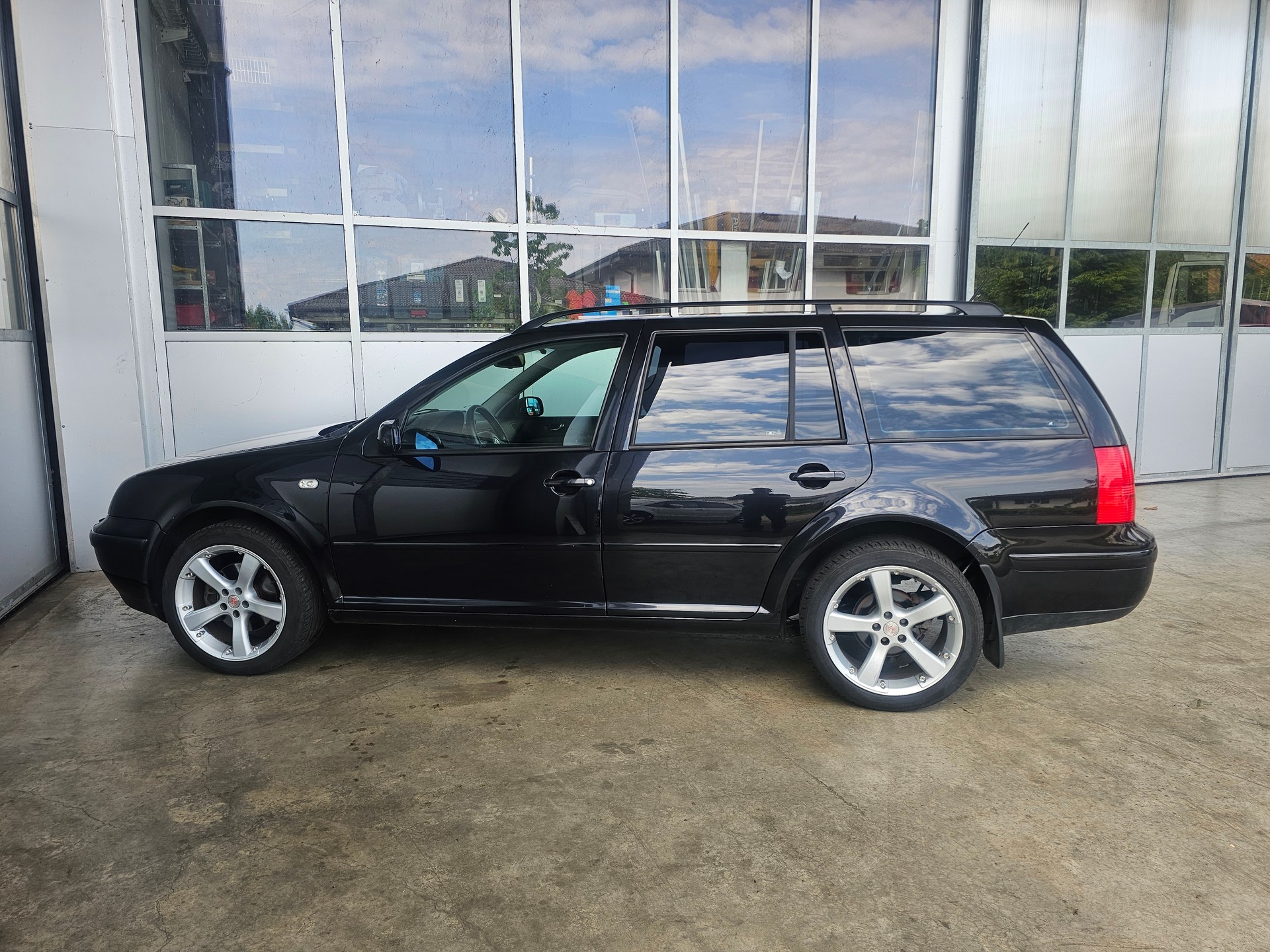 VW Bora Variant 1.9TDI PD Highlline 4Motion-image-7